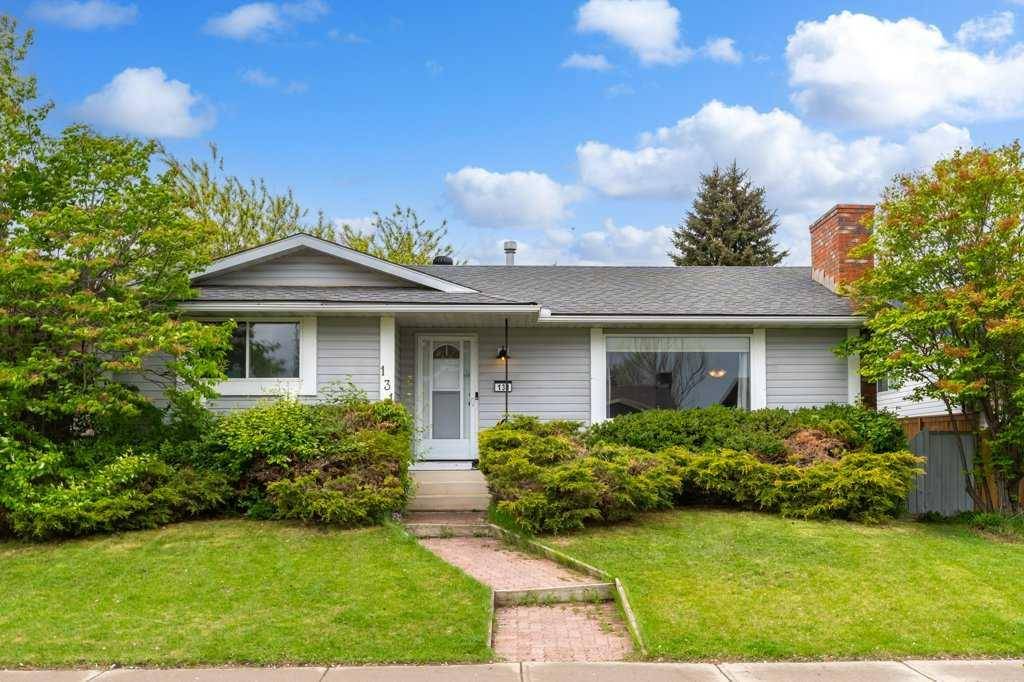 Calgary, AB T2W 3B9,131 Bracewood RD Southwest