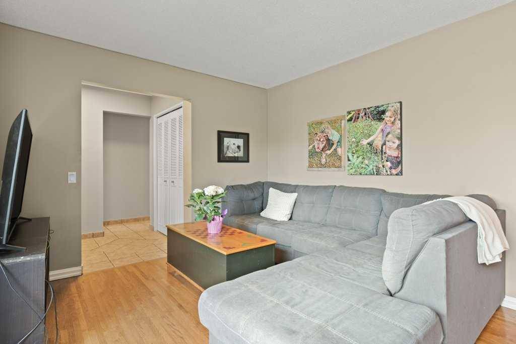 Calgary, AB T2W 3B9,131 Bracewood RD Southwest