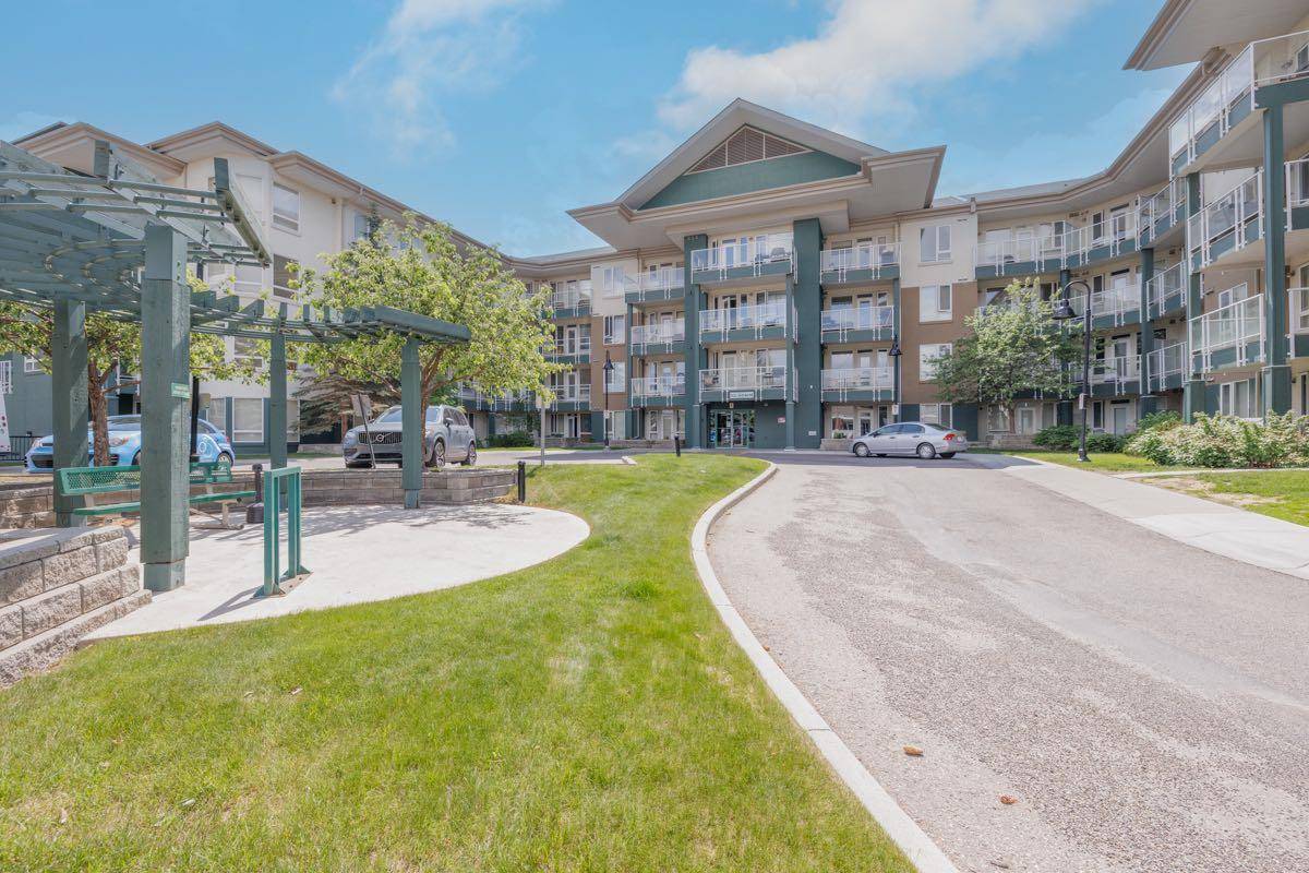 Calgary, AB T2L 0Y2,3111 34 AVE NW #434