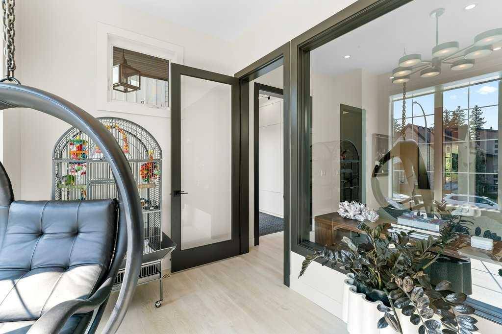 Calgary, AB T2N 2H3,435 18A ST Northwest