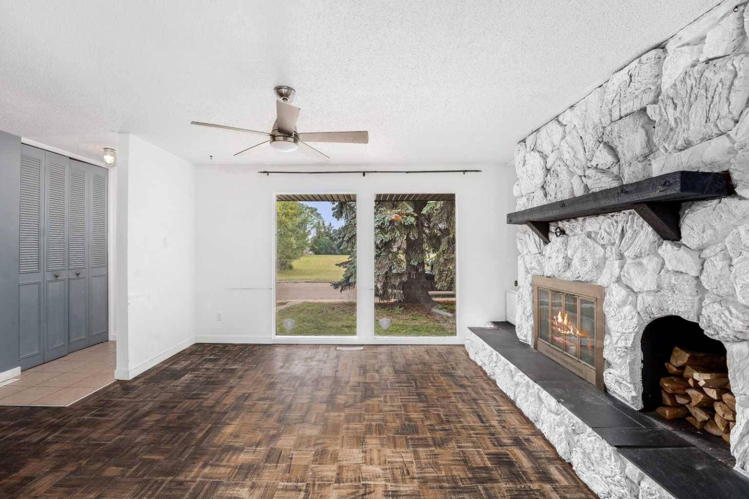 Red Deer, AB T4N 5B6,11 Orchard GN