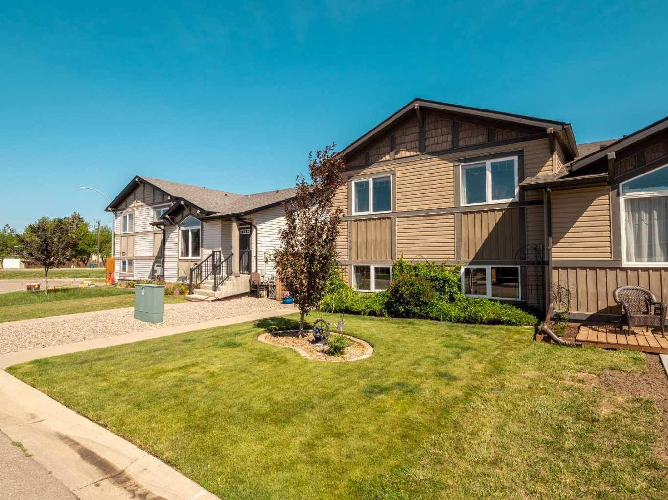 Coaldale, AB T1M 0C5,732 Sunset Place