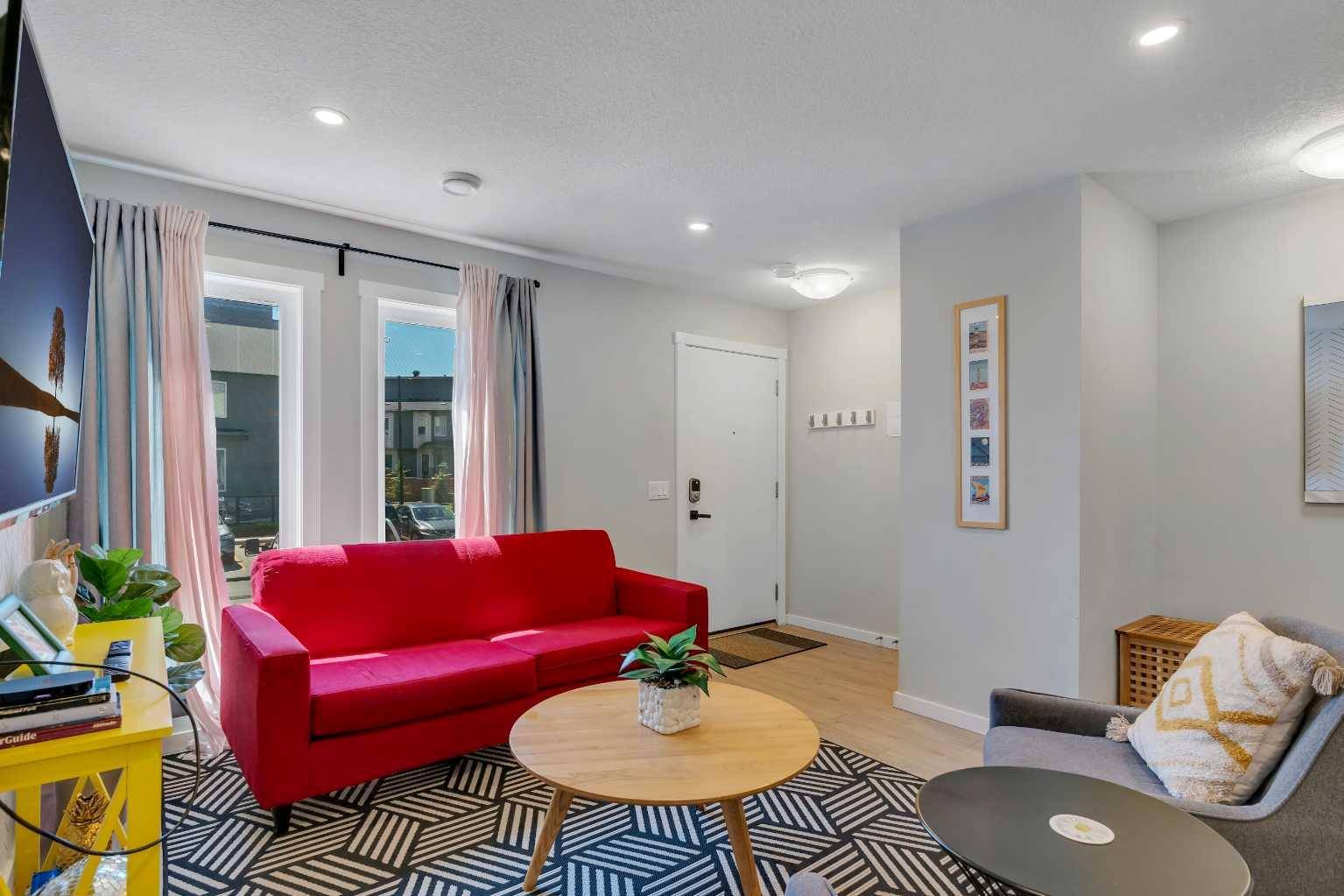 Calgary, AB T3M 2W9,19500 37 ST SE #312