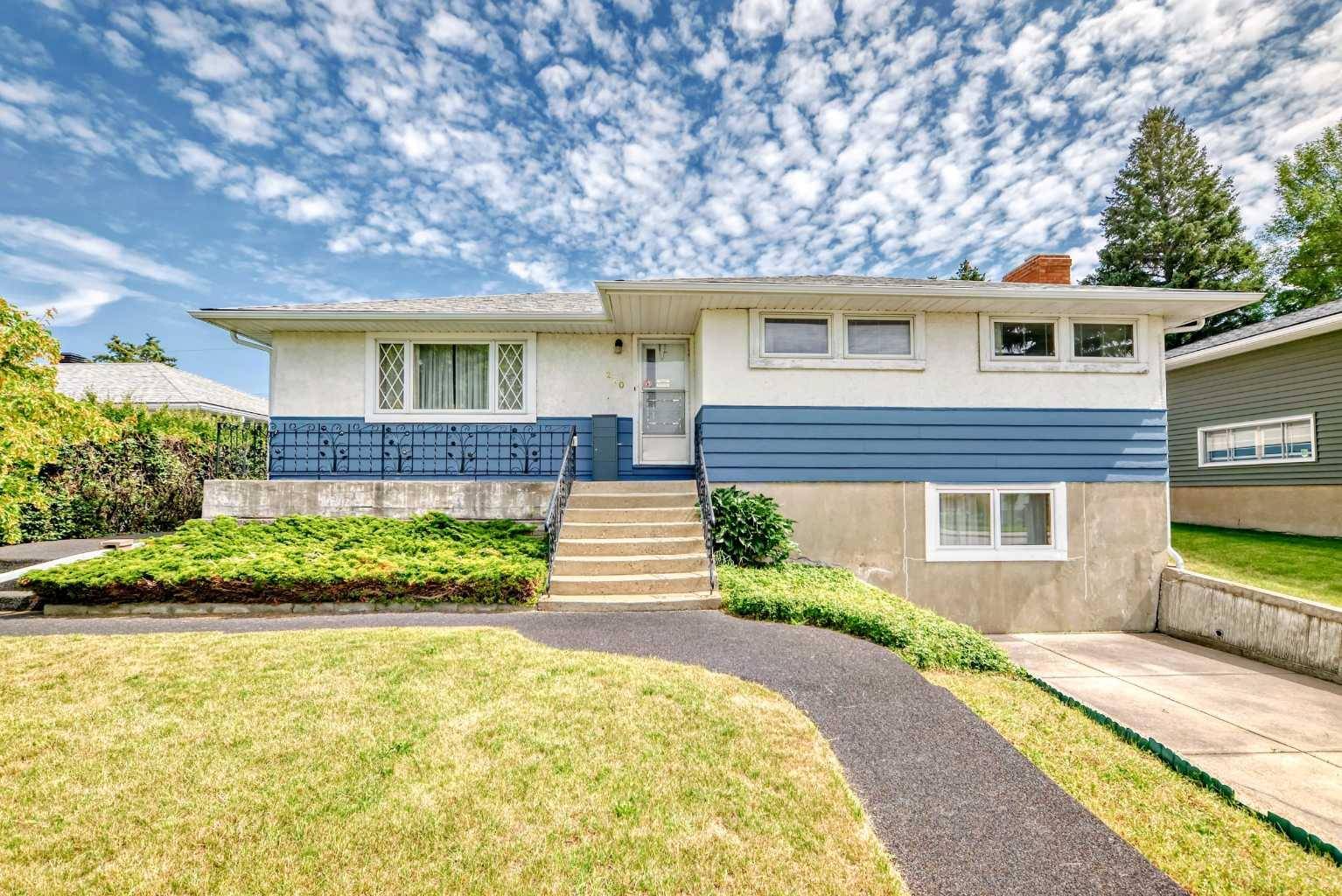 220 Cardiff DR Northwest, Calgary, AB T2K 1R9