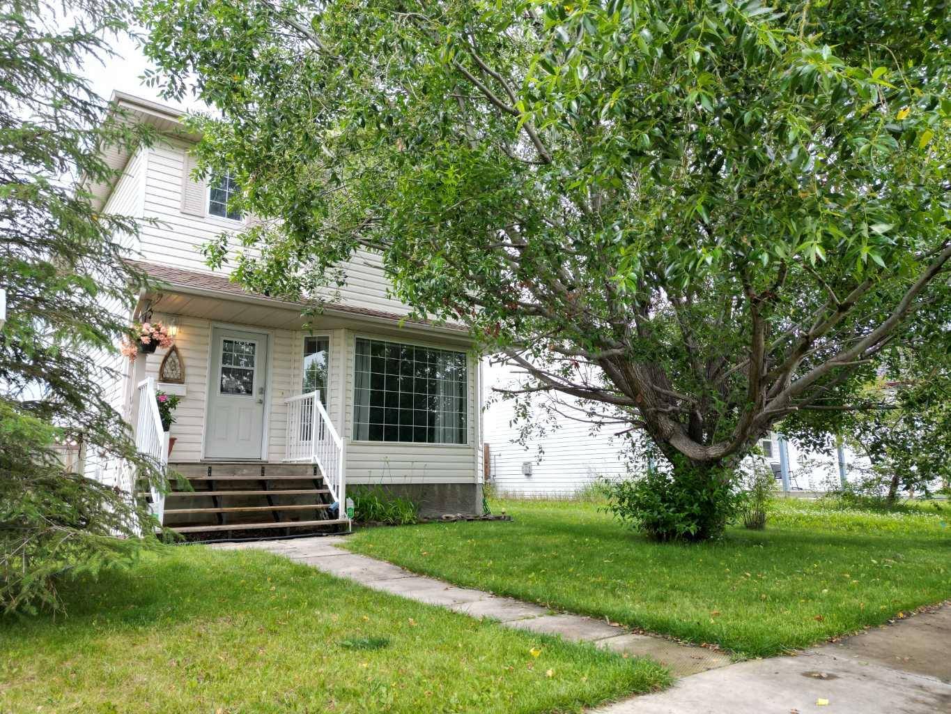 2 Hagerman RD, Sylvan Lake, AB T4S2K3