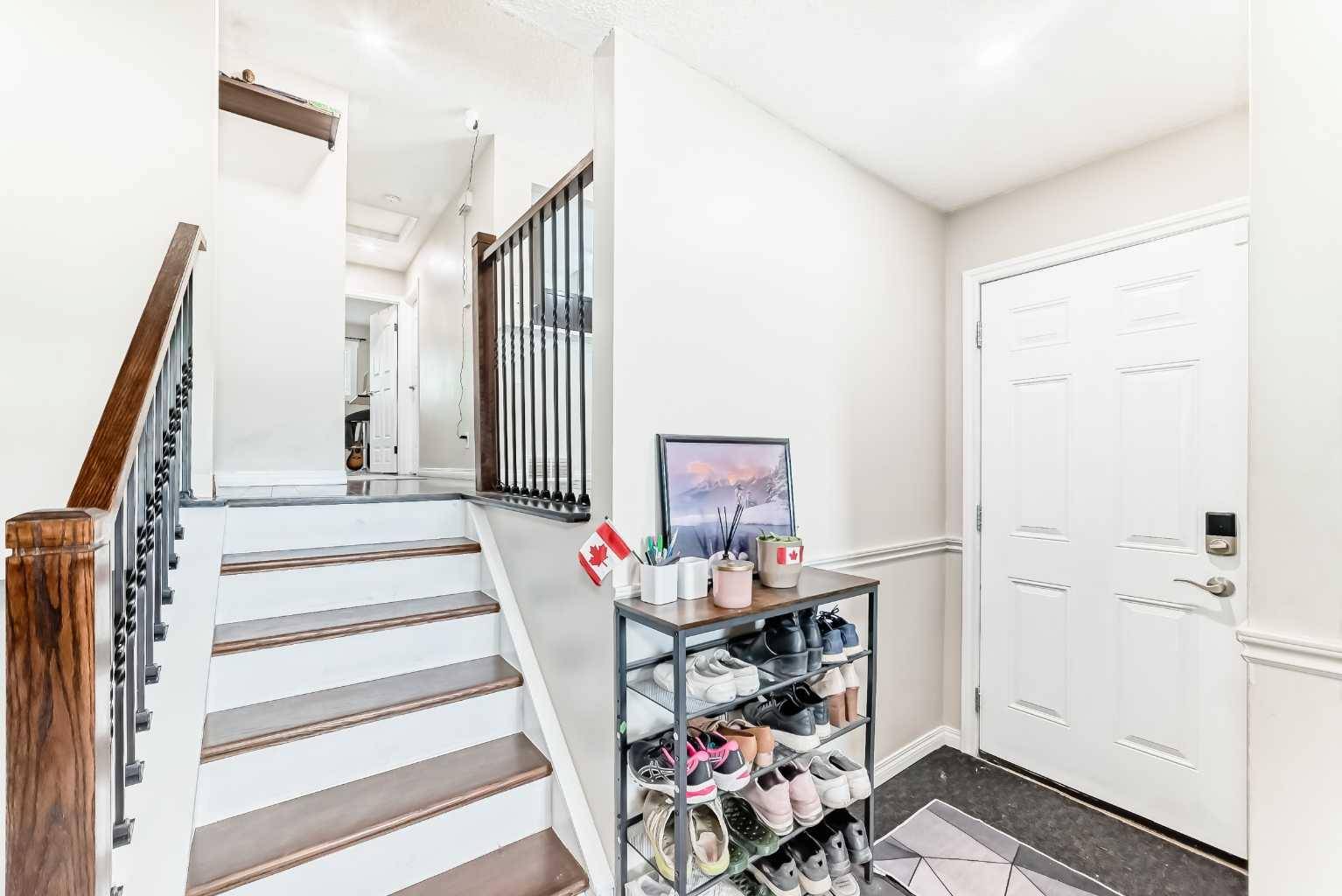 Calgary, AB T1Y 4M9,2732 66 ST Northeast
