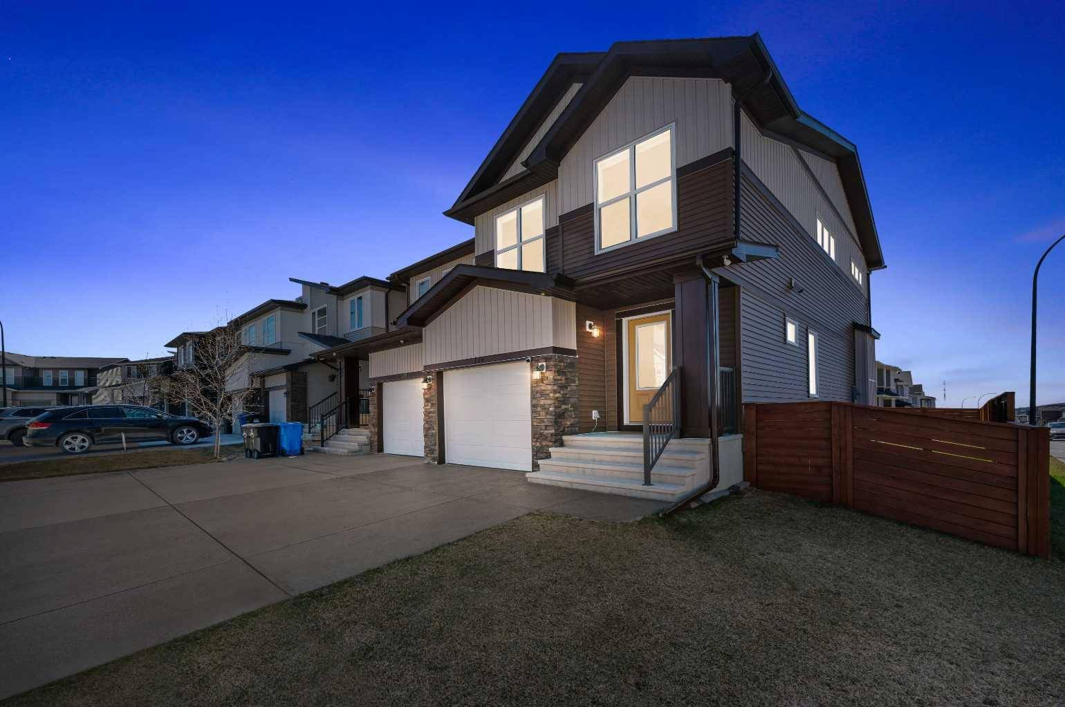 126 Carringvue PARK Northwest, Calgary, AB T3P 1L1