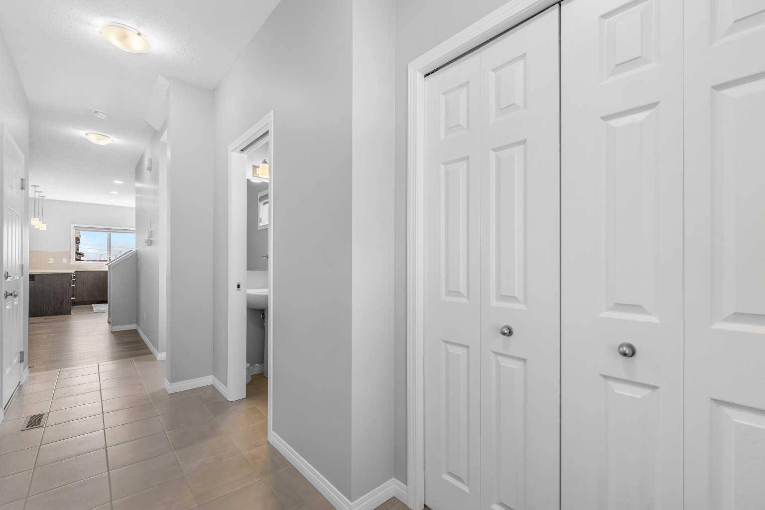 Calgary, AB T3P 1L1,126 Carringvue PARK NW