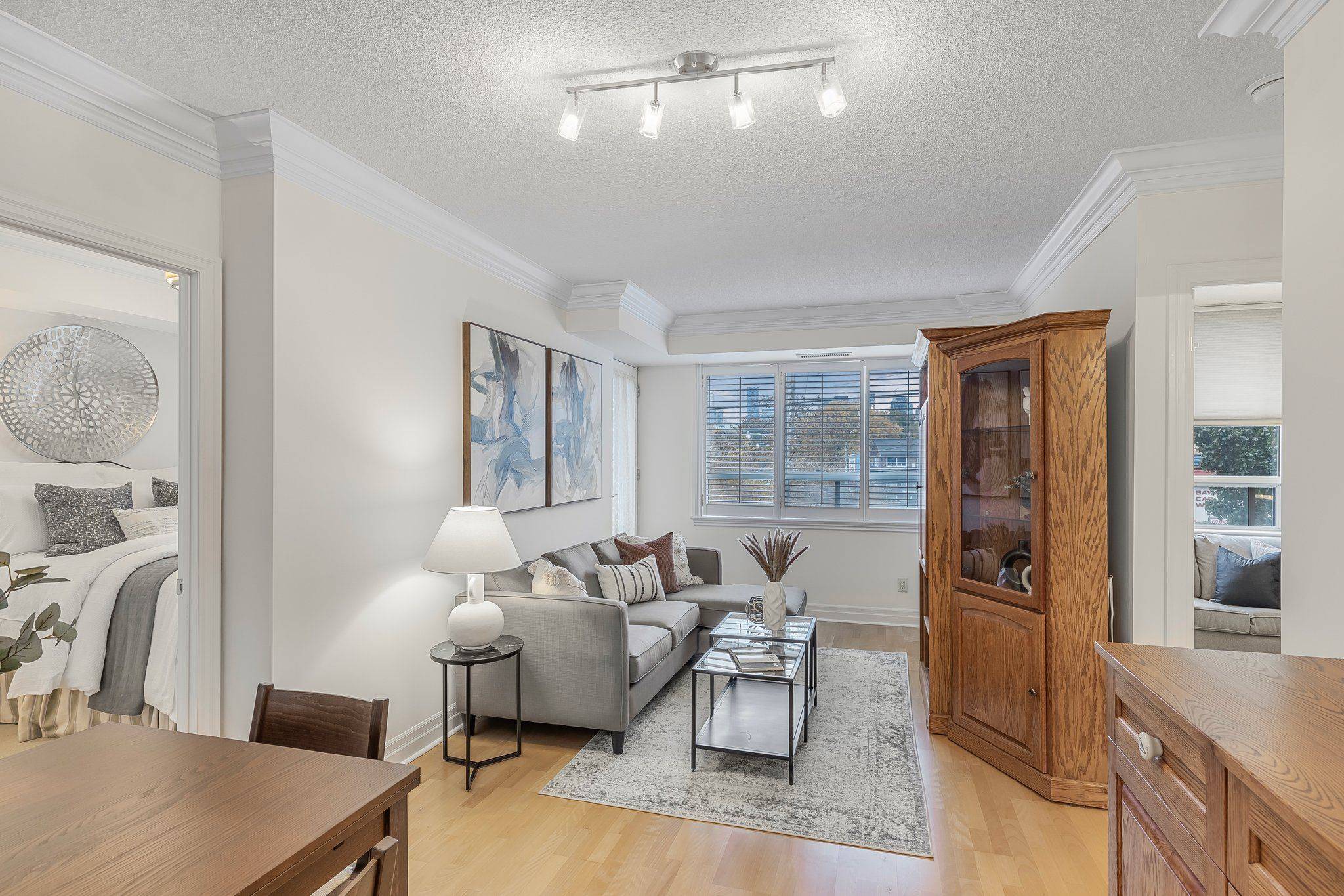 Toronto C11, ON M4G 4K2,1801 Bayview AVE #308