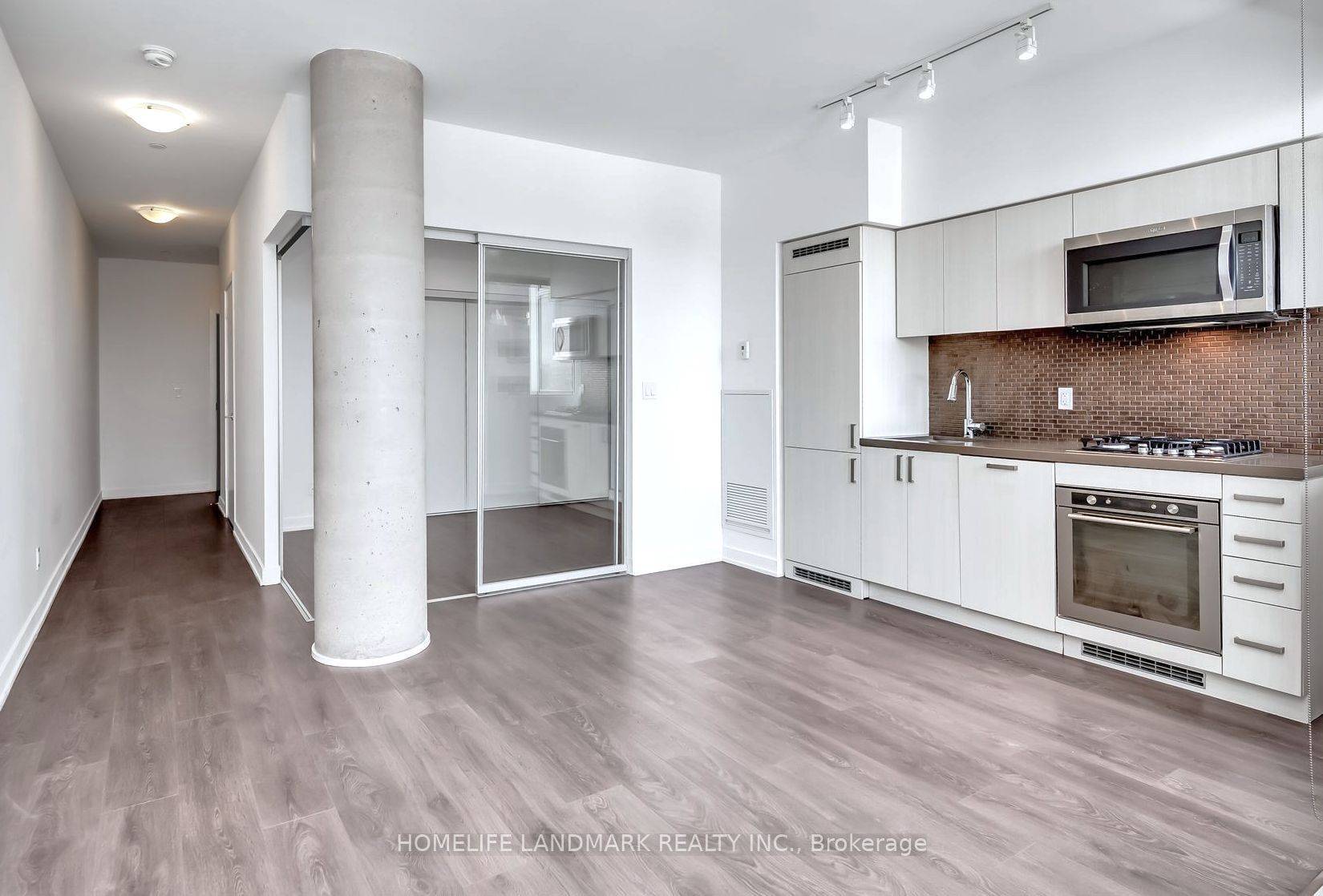 Toronto C02, ON M5P 0A2,501 St Clair AVE W #419