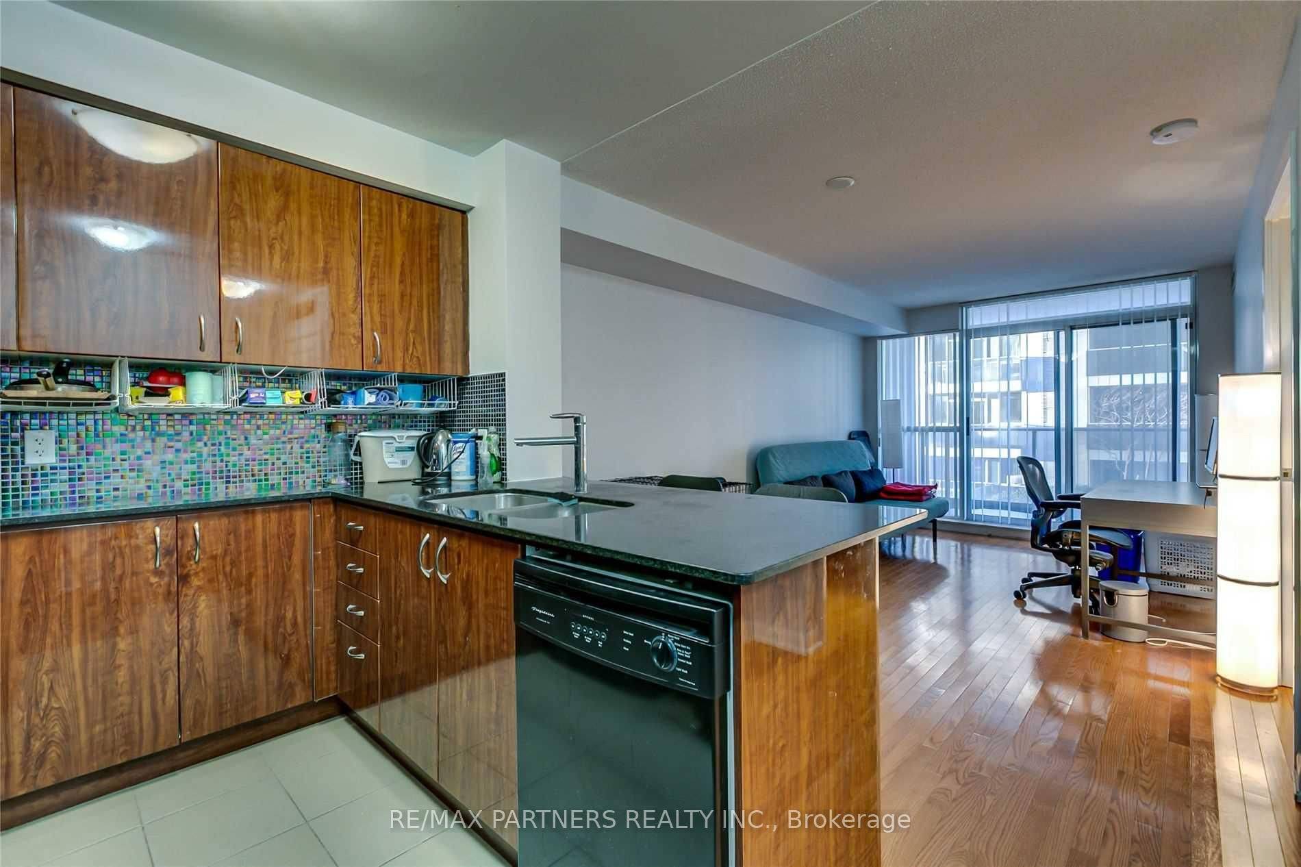 Toronto C14, ON M2M 0A8,5791 Yonge ST #606