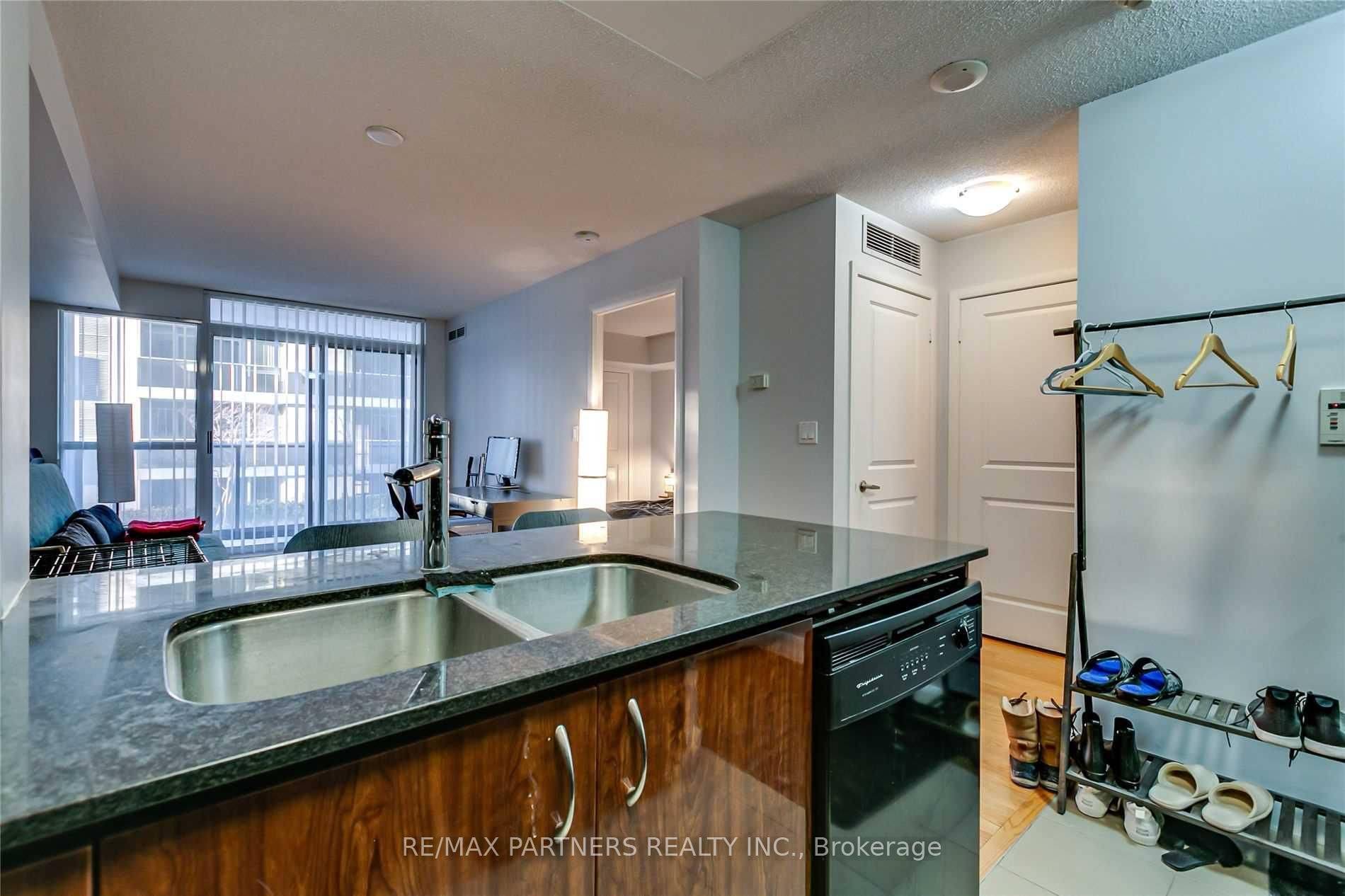 Toronto C14, ON M2M 0A8,5791 Yonge ST #606