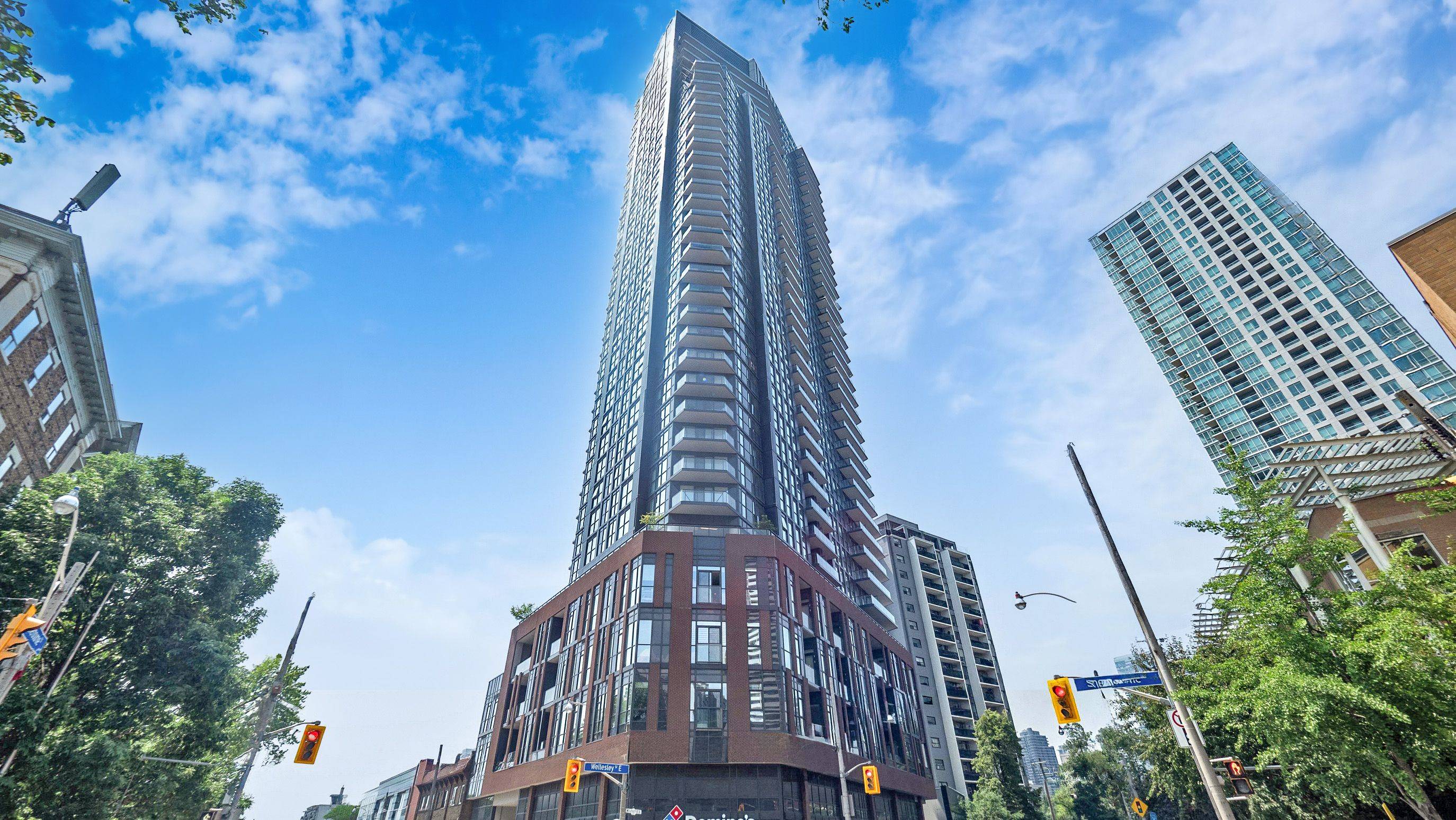 159 Wellesley ST E #1601, Toronto C08, ON M4Y 0H5