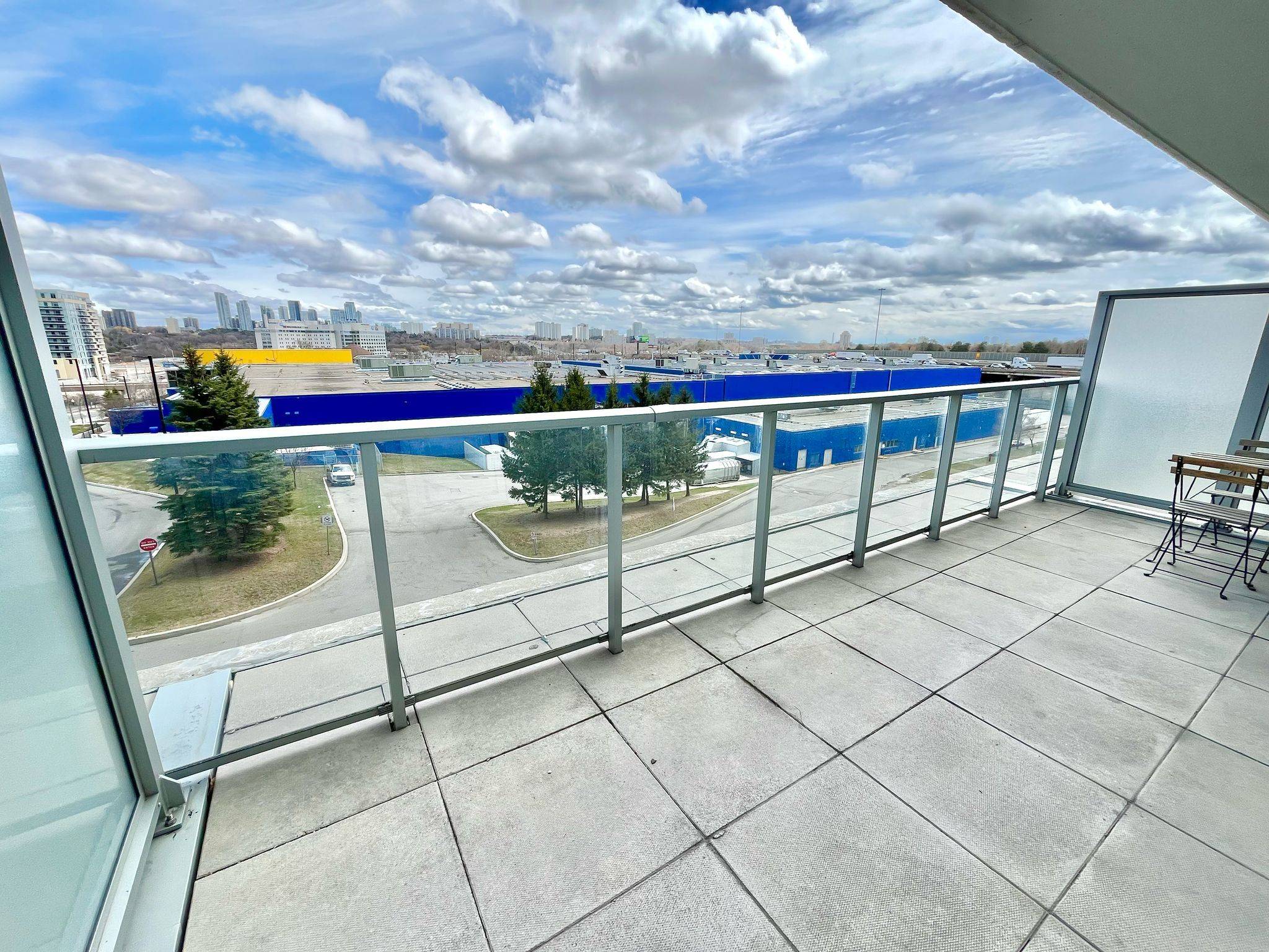 121 Mcmahon DR #303, Toronto C15, ON M2K 0C2