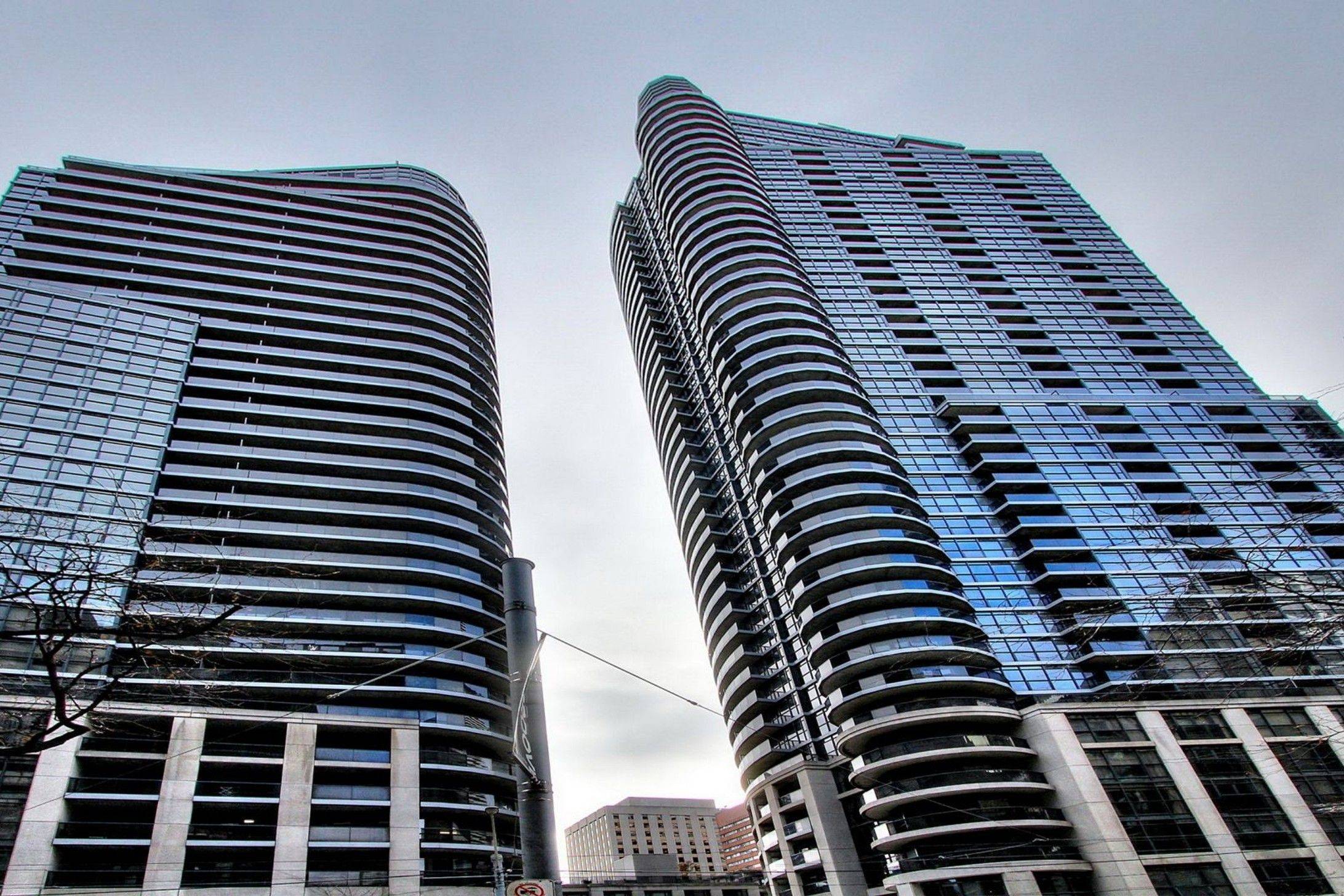 21 Carlton ST #3809, Toronto C08, ON M5B 1L3