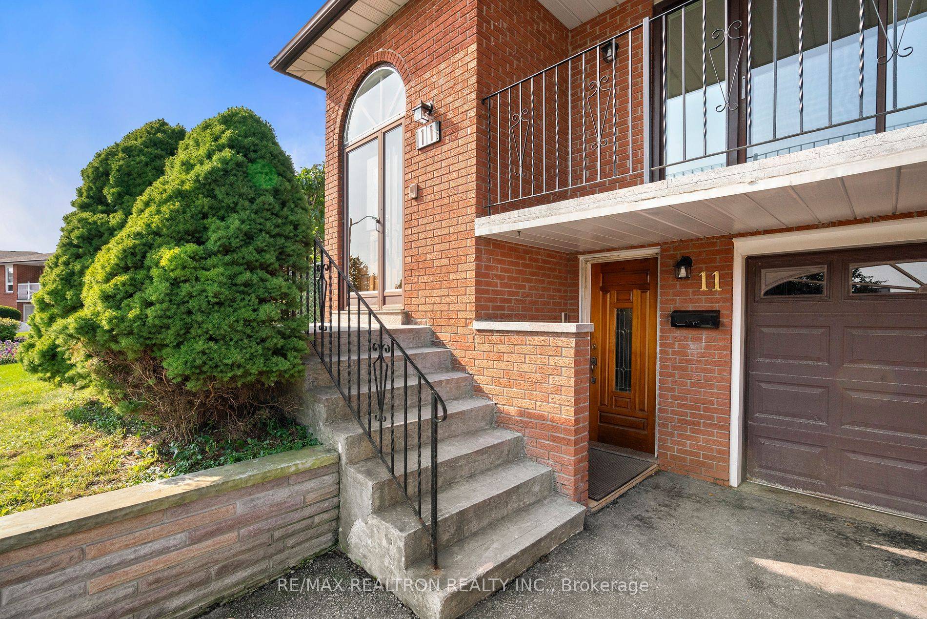 Toronto C15, ON M2J 4W2,11 Hazelnut CRES