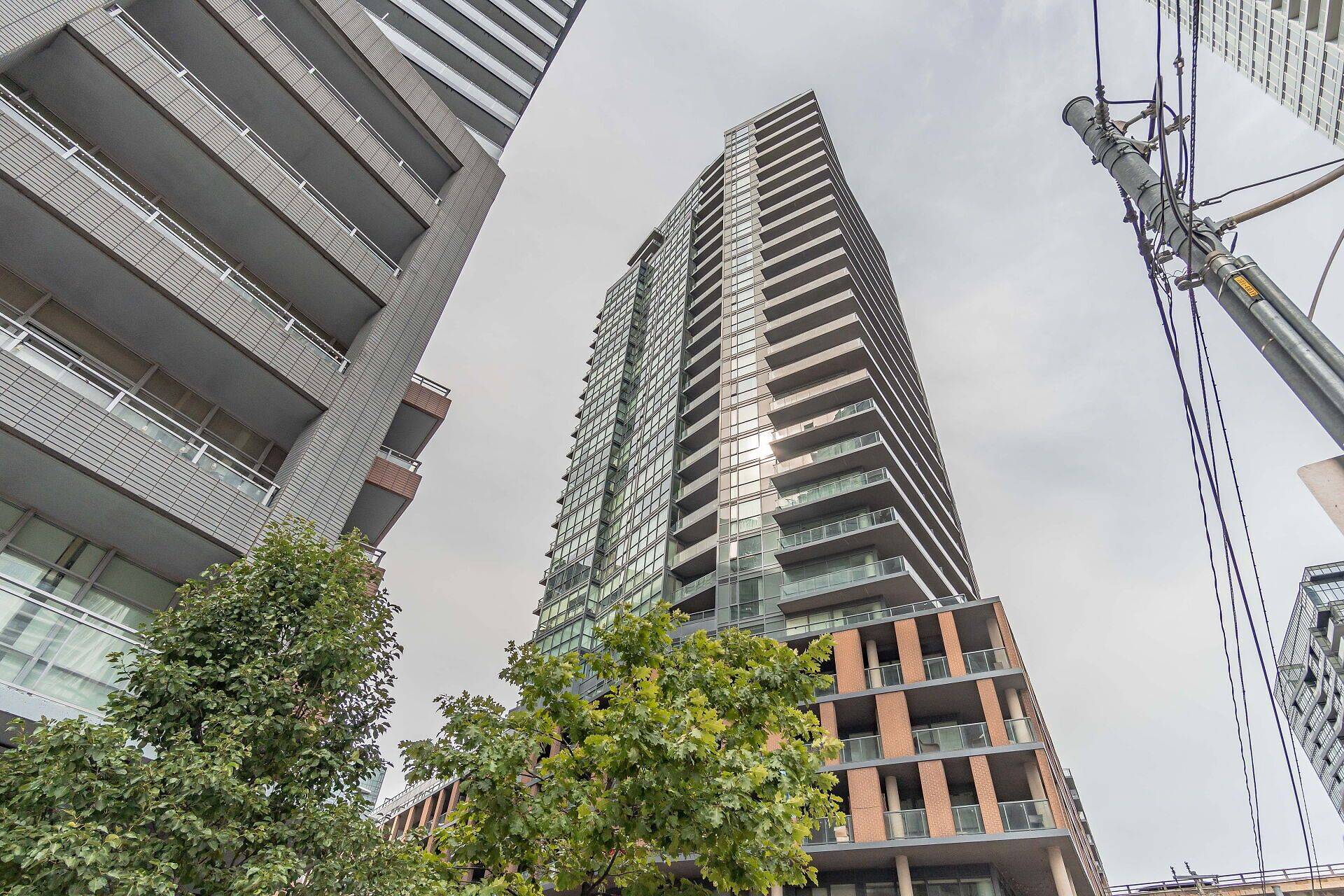 20 Bruyeres Mews #1012, Toronto C01, ON M5V 0G8