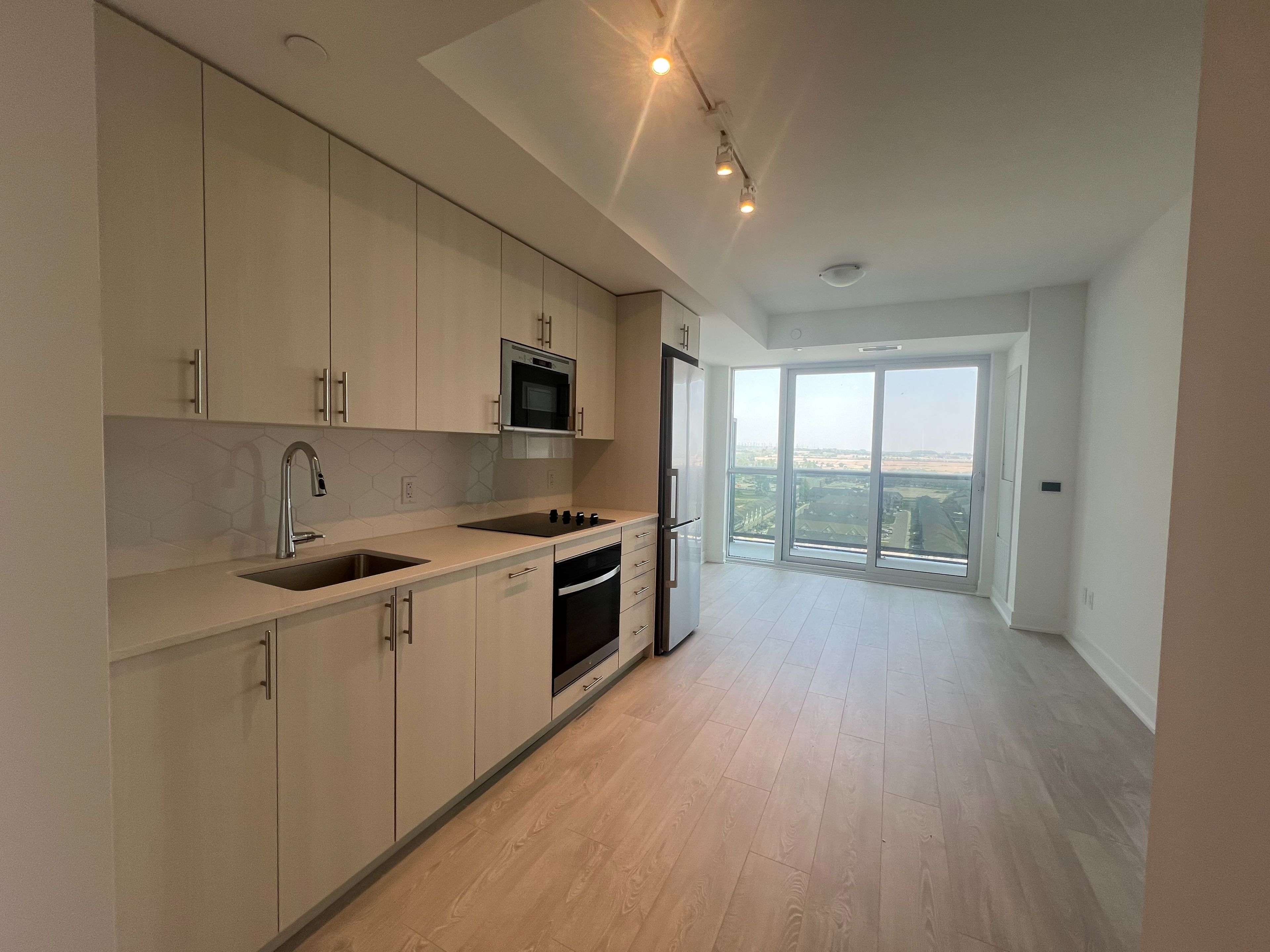 Oshawa, ON L1L 0W3,2545 Simcoe ST N #1621