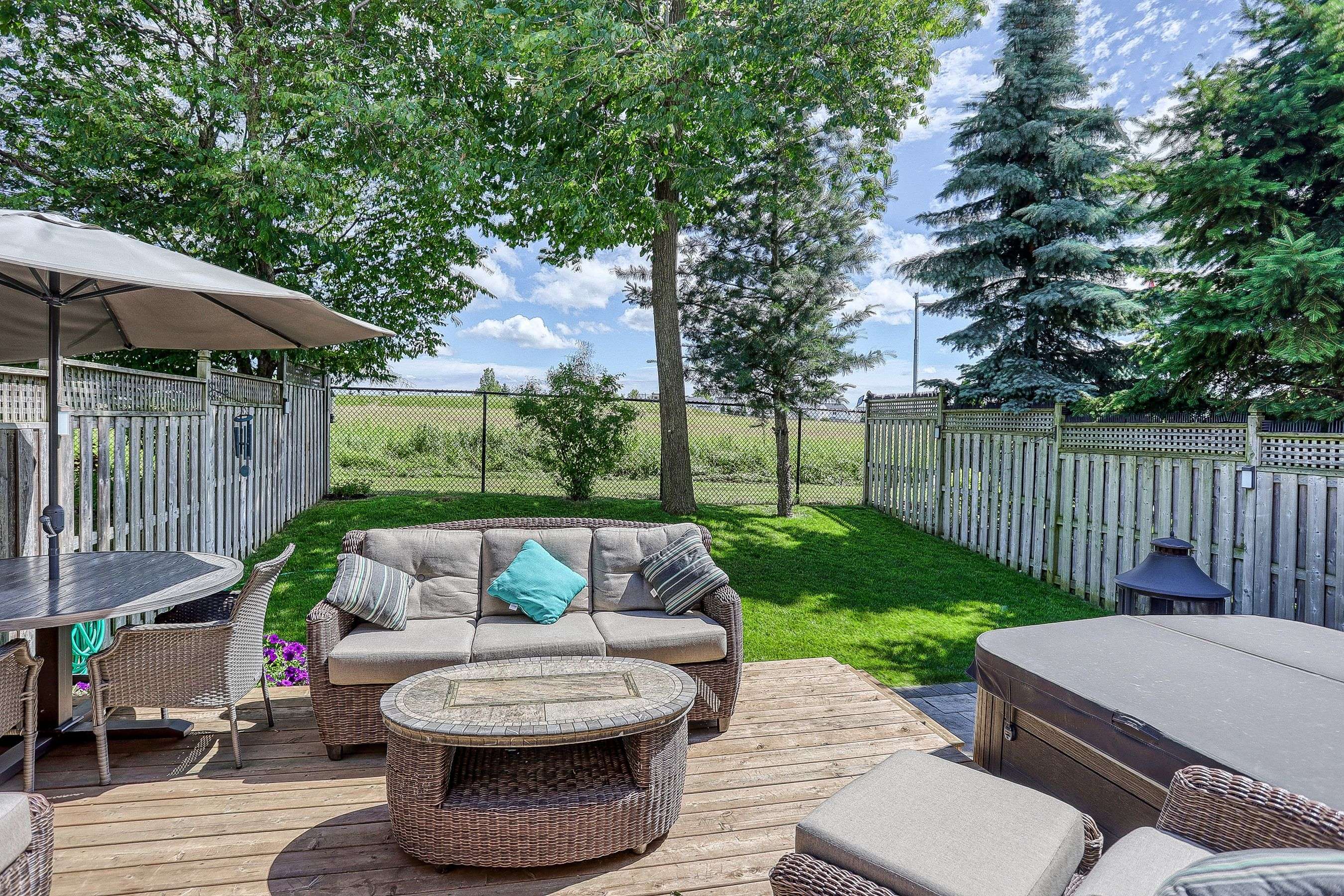 Oshawa, ON L1K 0B8,1152 Glenbourne DR