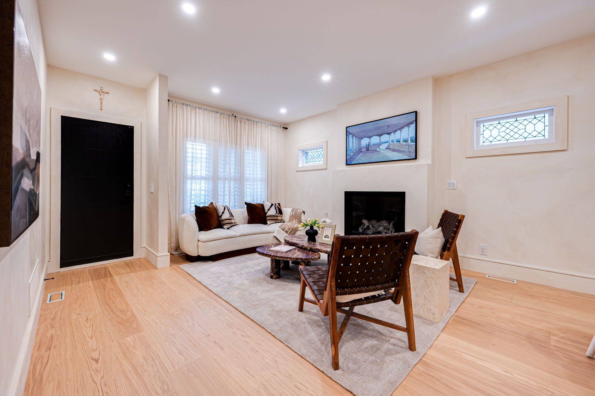 Toronto E03, ON M4J 1P9,295 Strathmore BLVD