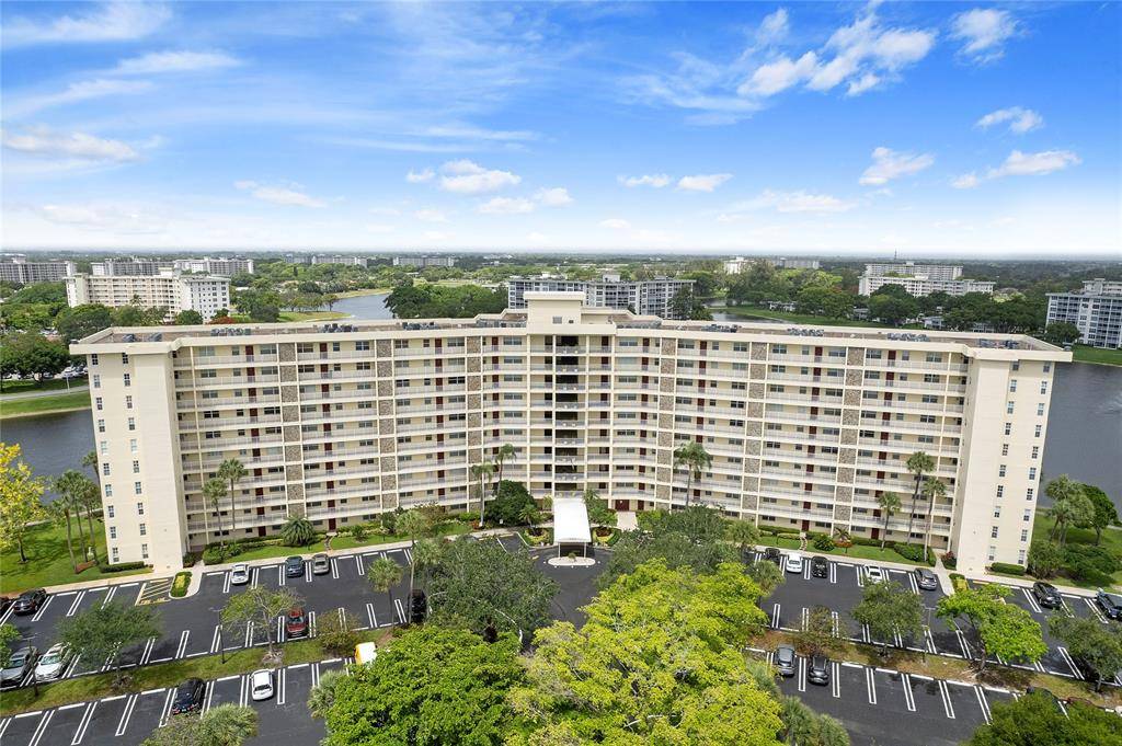 3095 N Course Dr #807, Pompano Beach, FL 33069