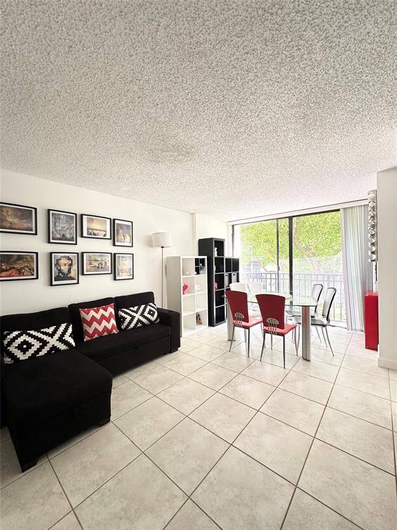 Sunny Isles Beach, FL 33160,17021 N Bay Rd #321