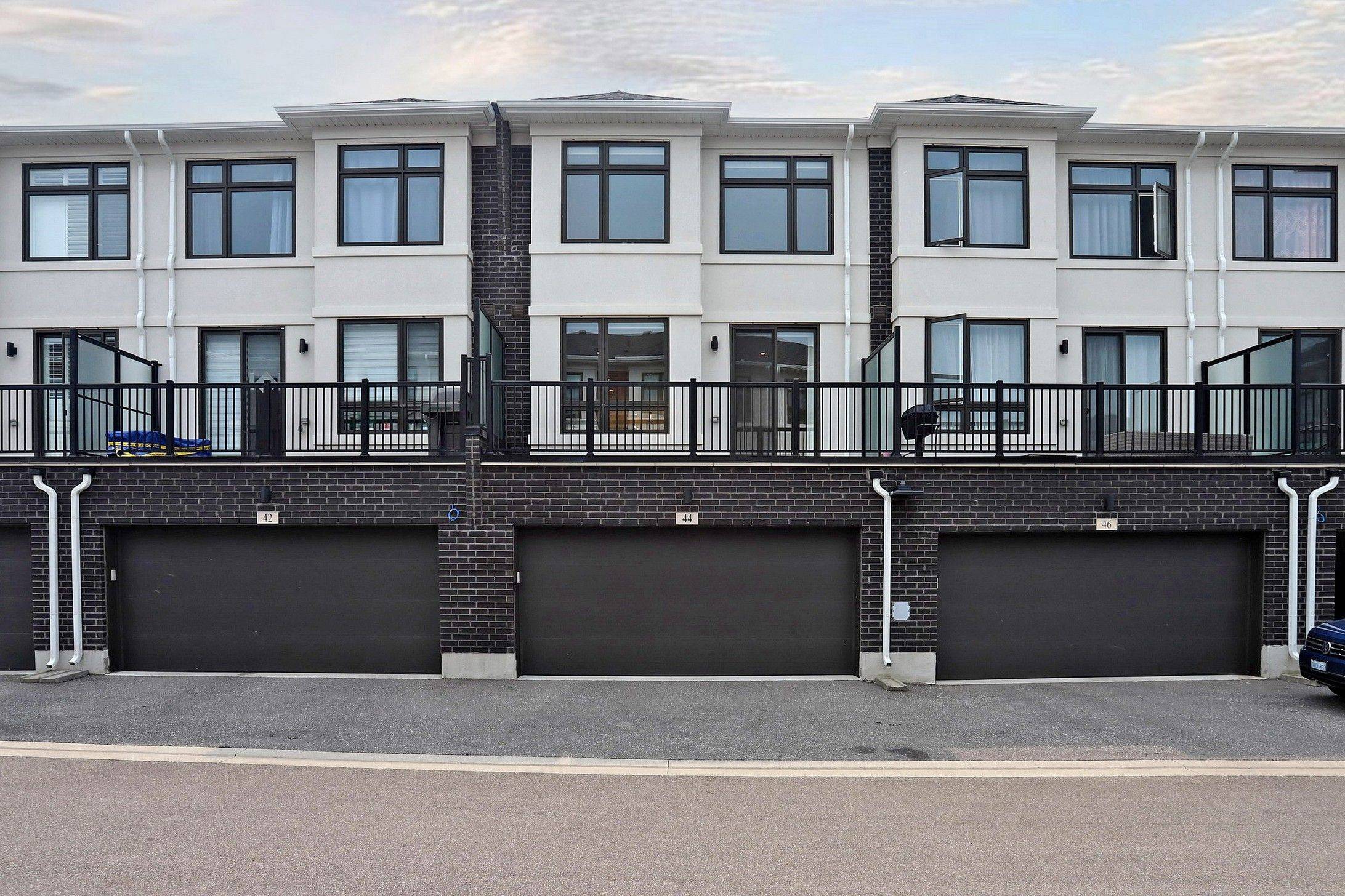 44 James Noble LN, Richmond Hill, ON L4C 5S7