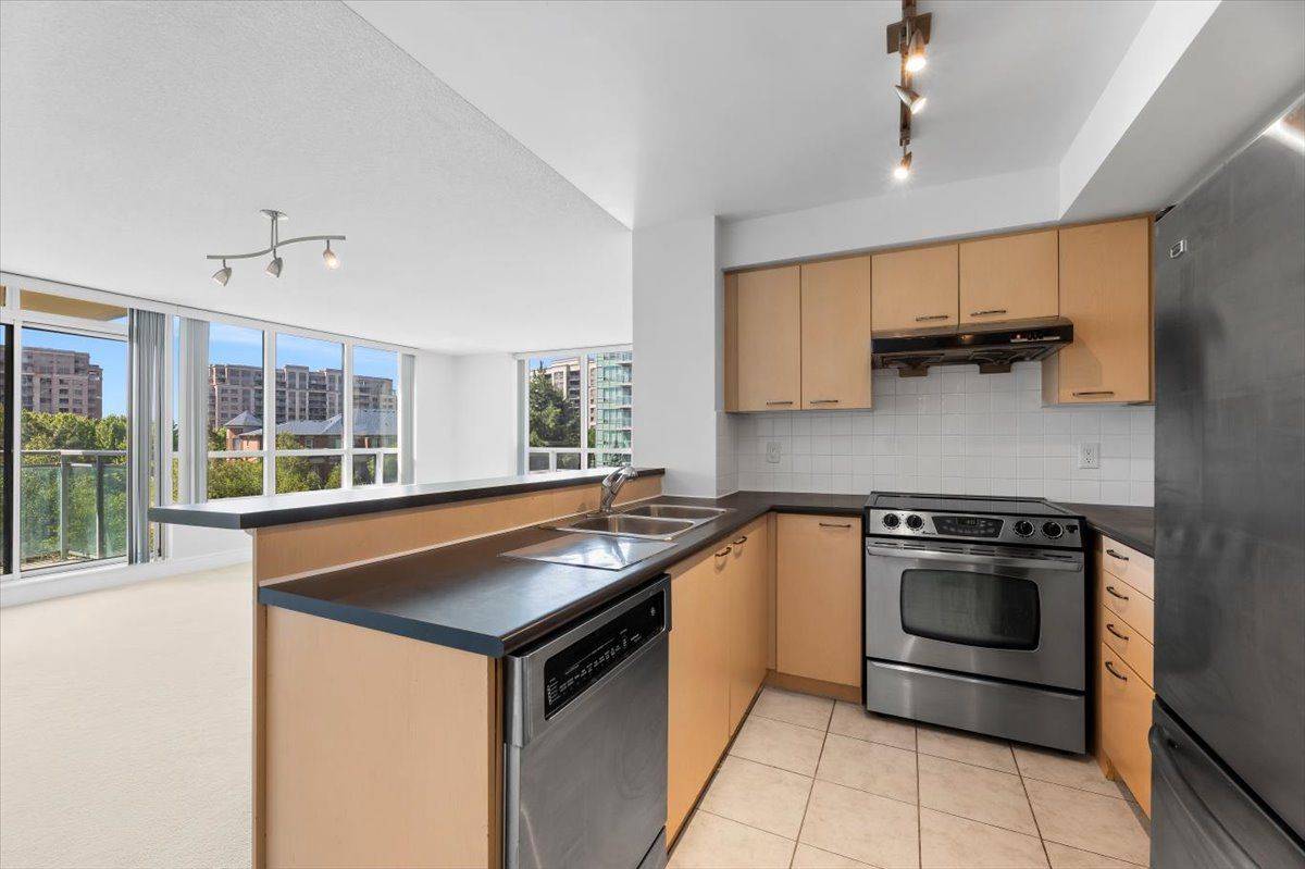 Markham, ON L3T 7Y6,62 Suncrest BLVD #306