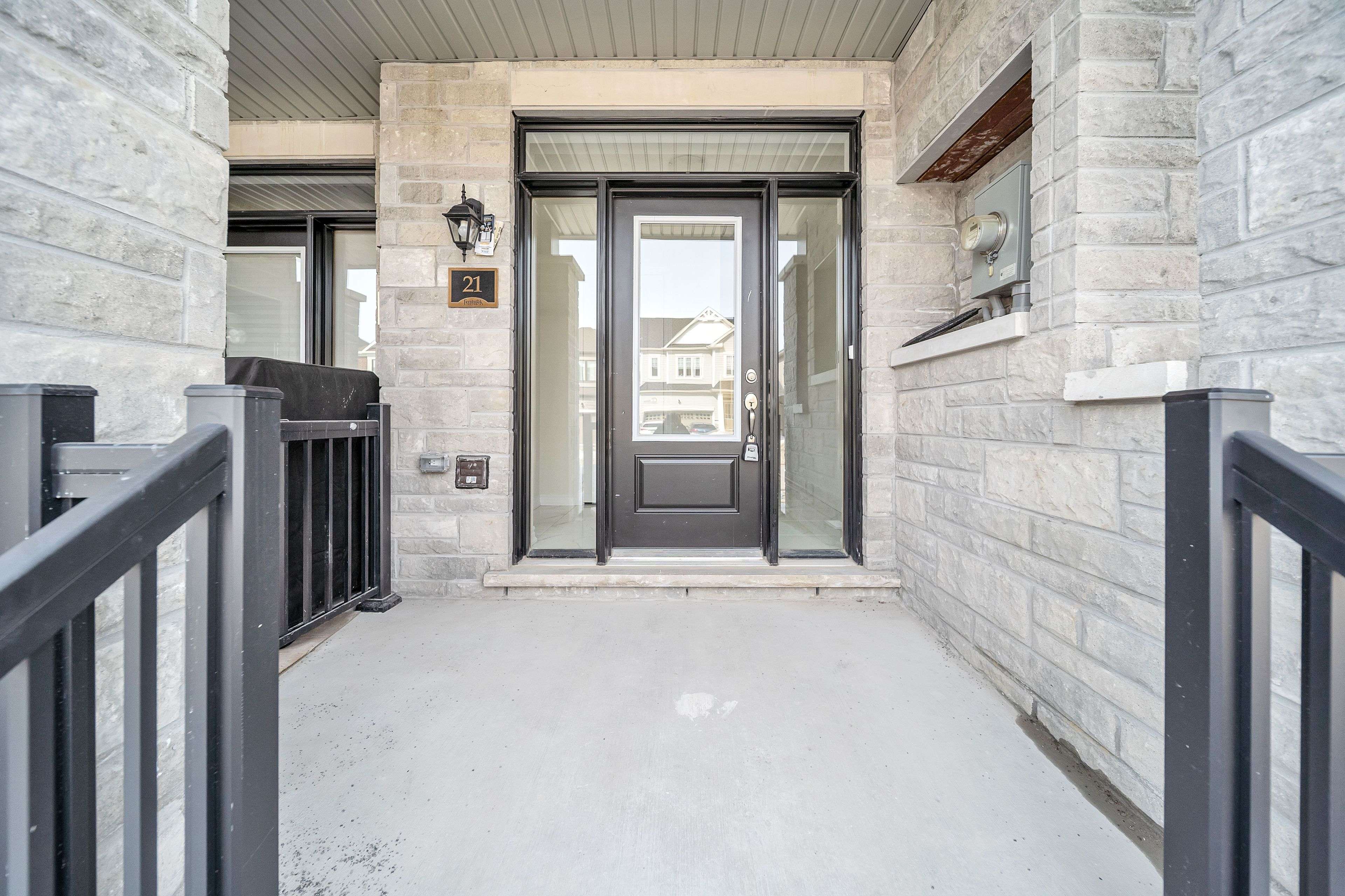 Barrie, ON L9S 2Z8,21 Tamworth TER