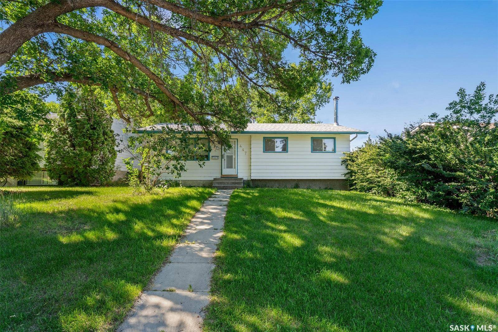 Prince Albert, SK S6V 1Z5,447 30th STREET E