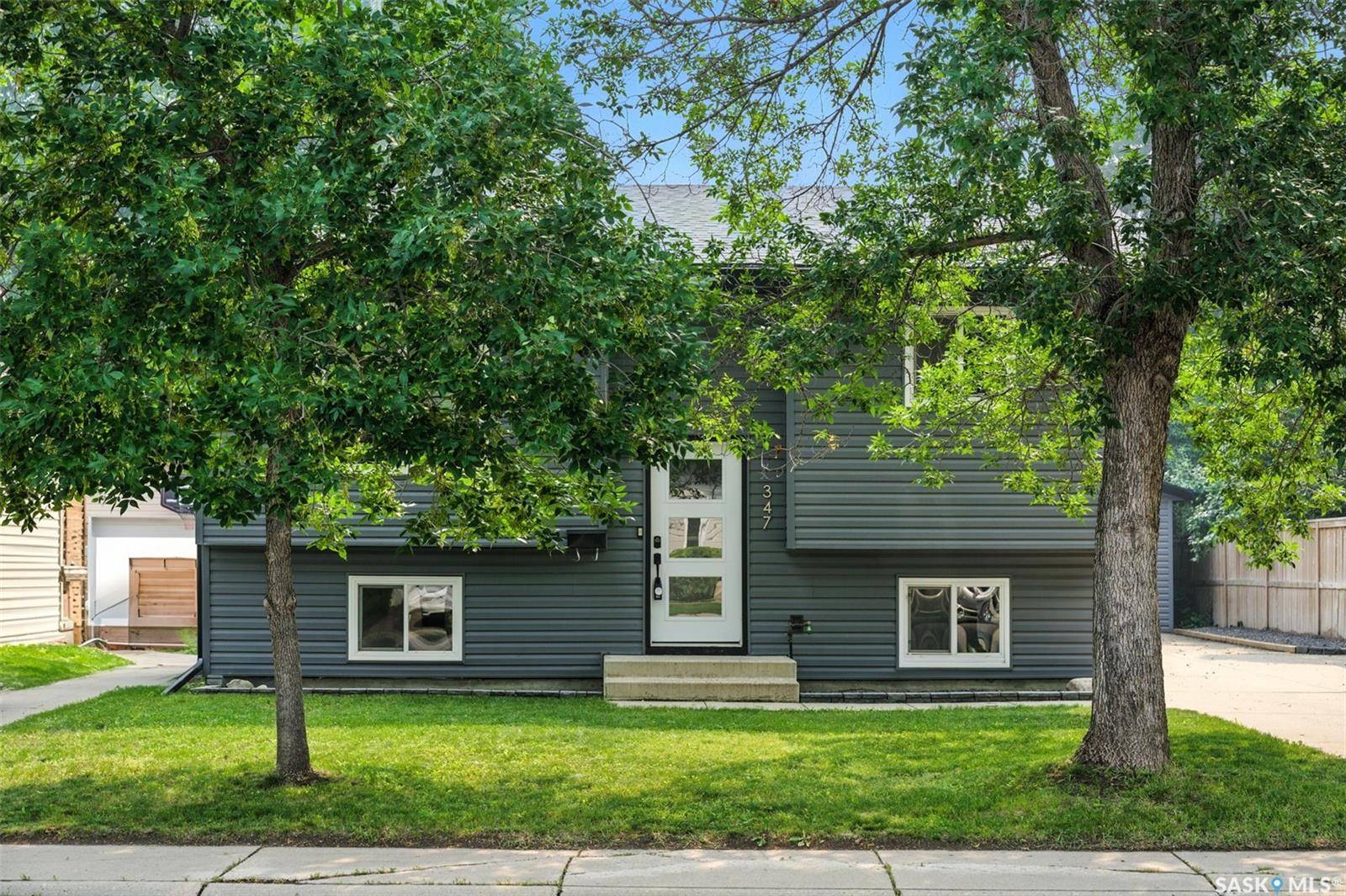 347 Sebestyen CRESCENT, Saskatoon, SK S7K 6W2