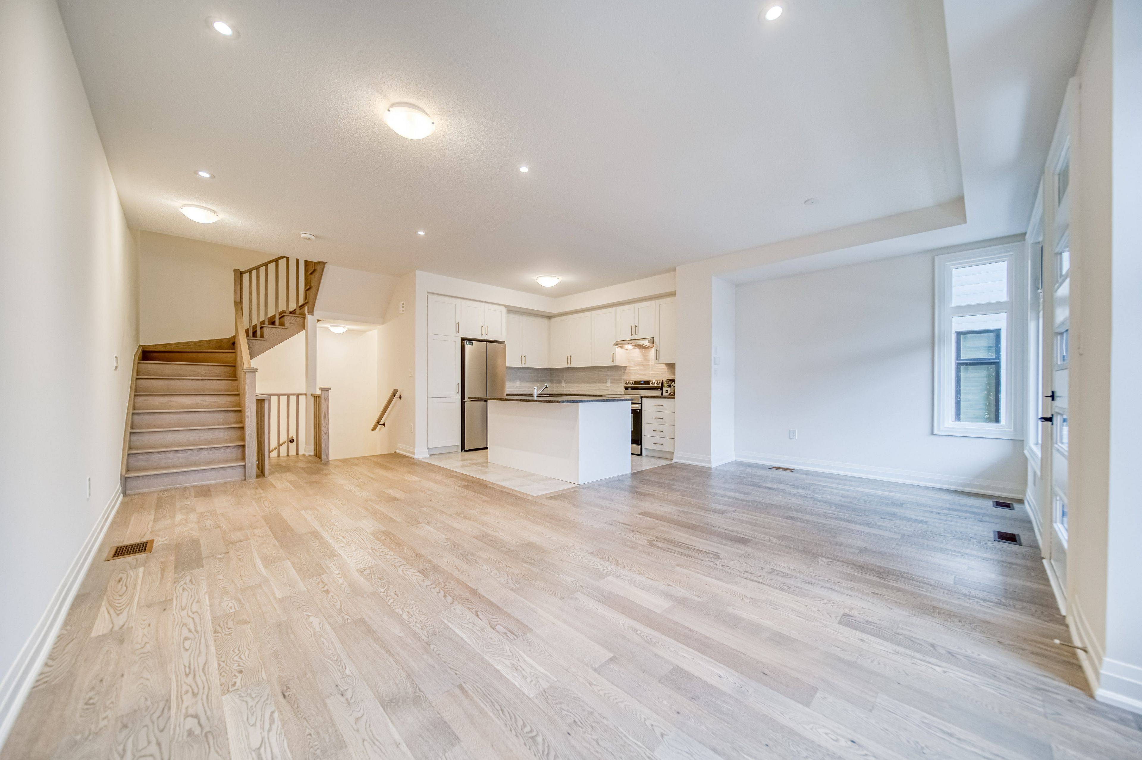 Oakville, ON L6H 7Z2,1301 Dempster LN