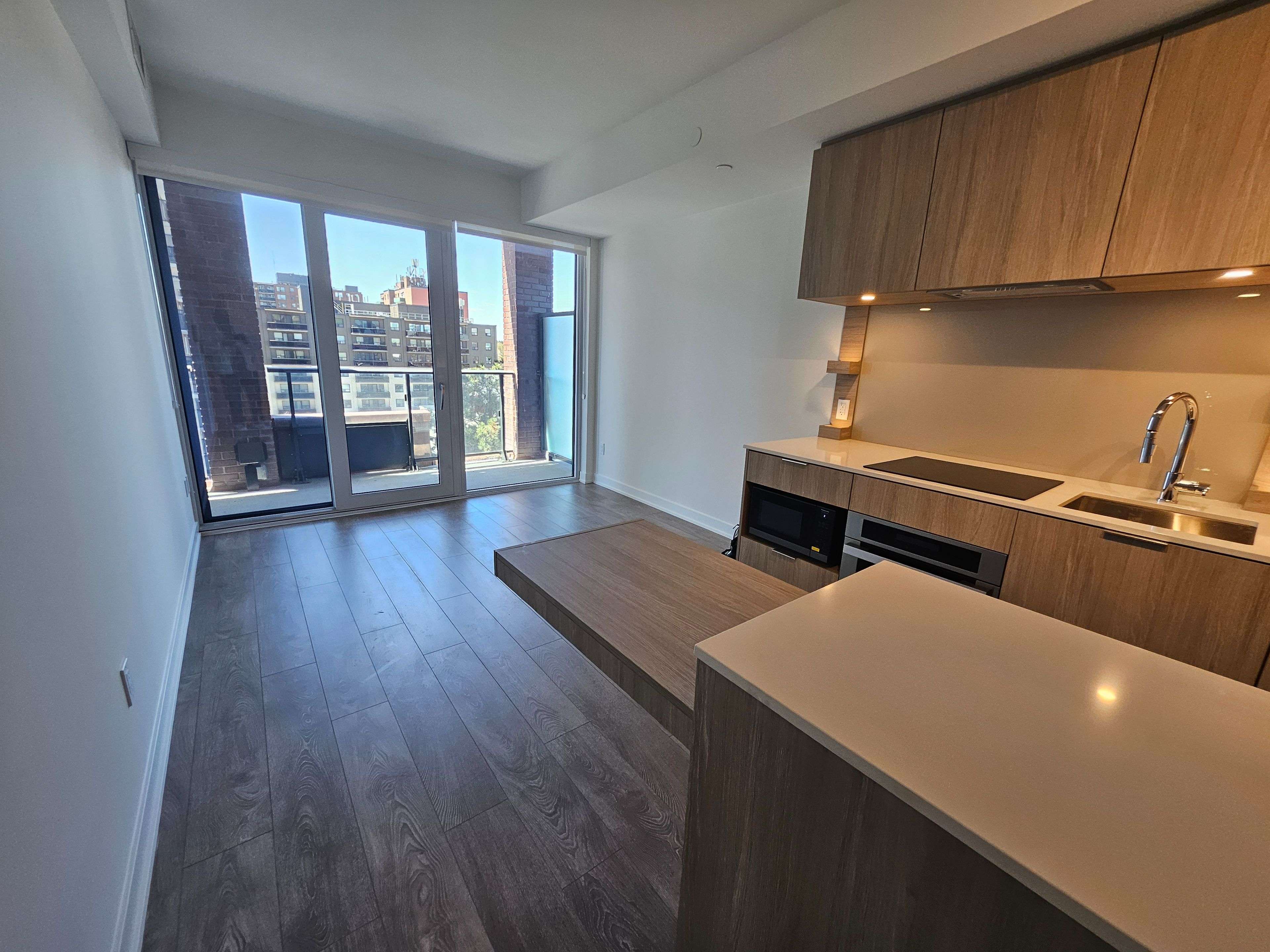Mississauga, ON L5G 0E1,28 Ann ST #513