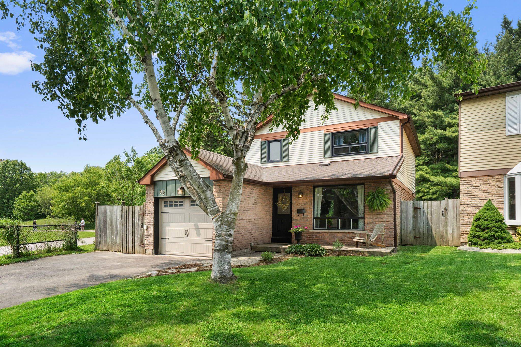 92 Rawling CRES, Brampton, ON L6Z 1N8