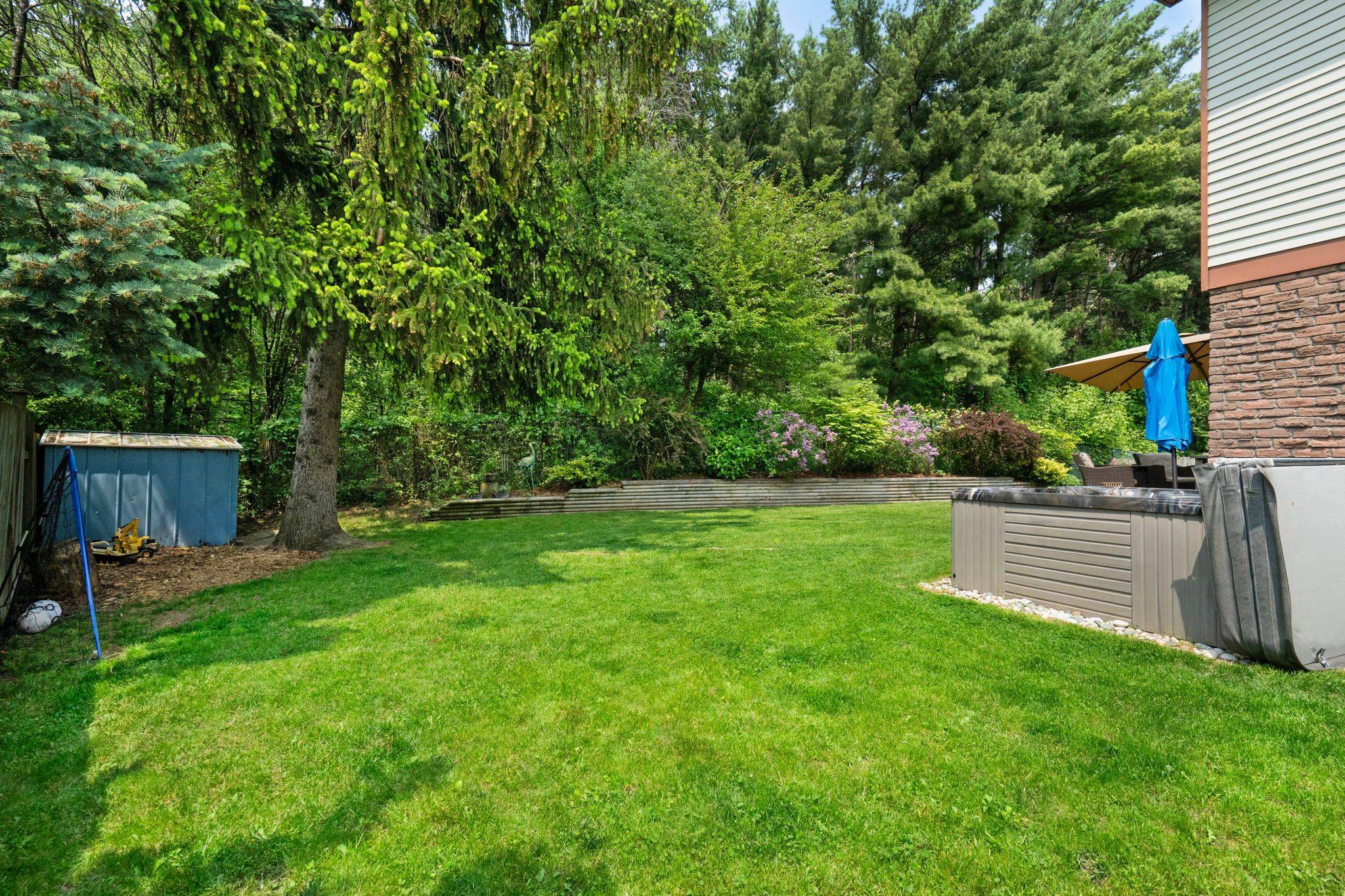 Brampton, ON L6Z 1N8,92 Rawling CRES