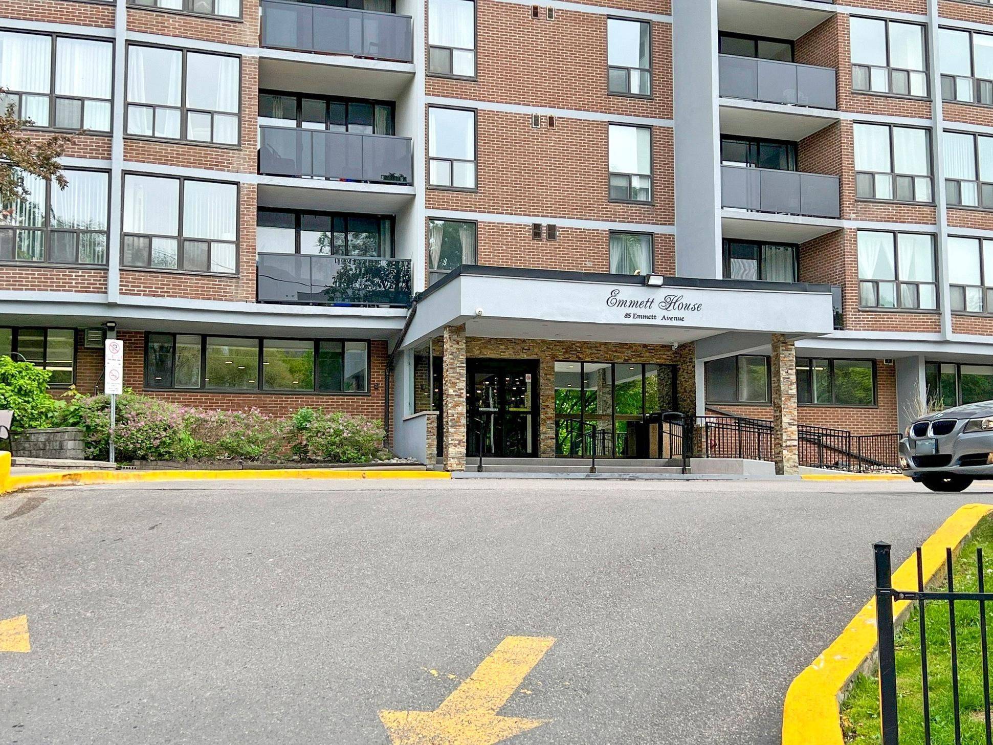 Toronto W04, ON M6M 5A2,85 Emmett AVE #2005