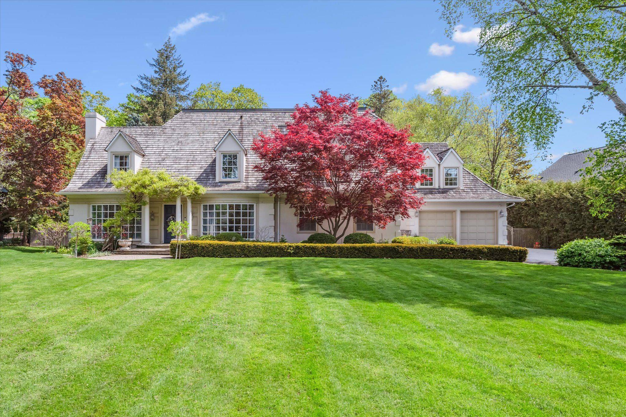 59 Ennisclare DR E, Oakville, ON L6J 4N3