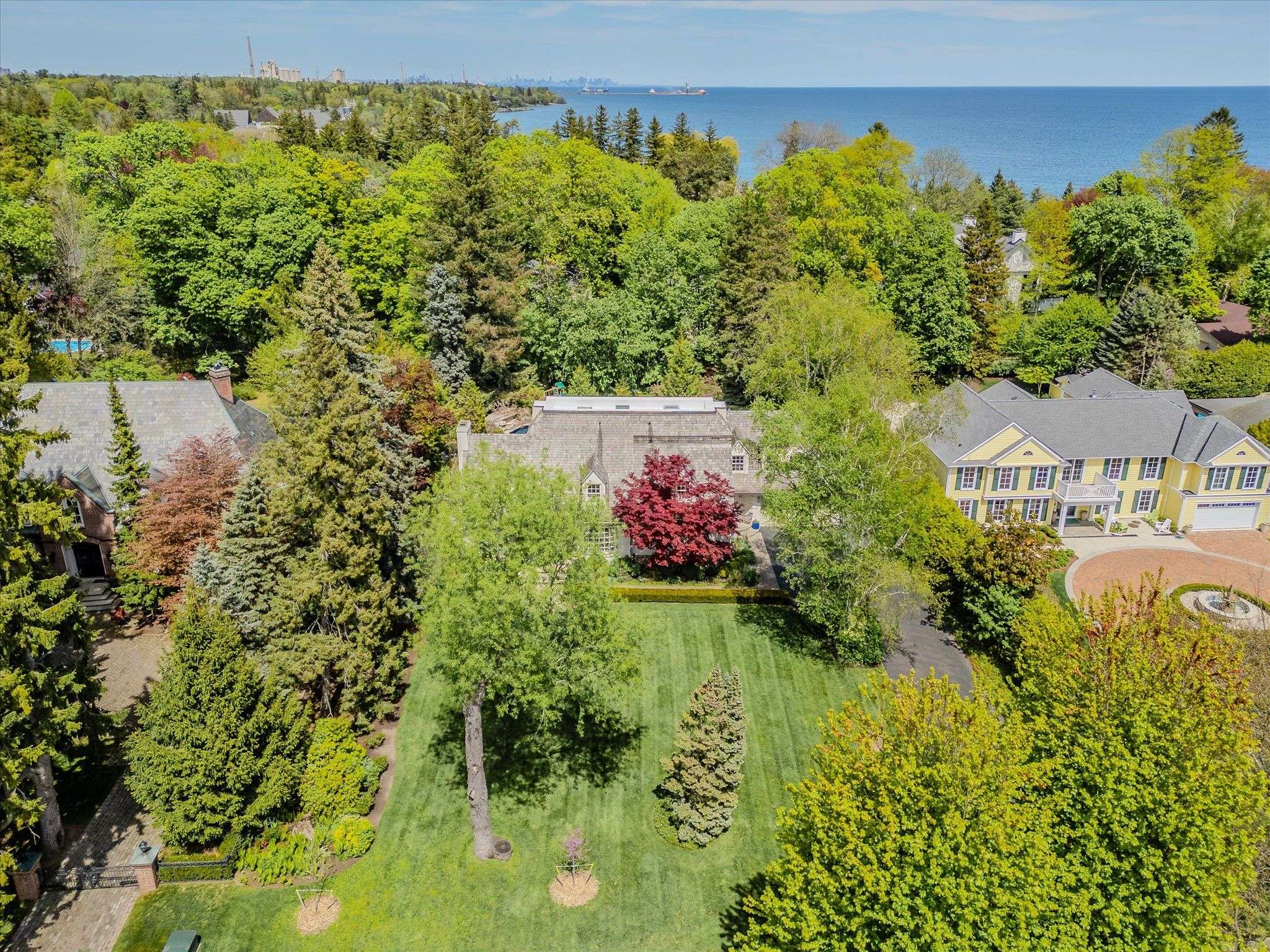 Oakville, ON L6J 4N3,59 Ennisclare DR E