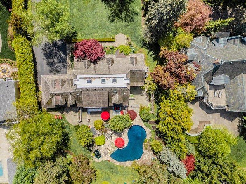 Oakville, ON L6J 4N3,59 Ennisclare DR E