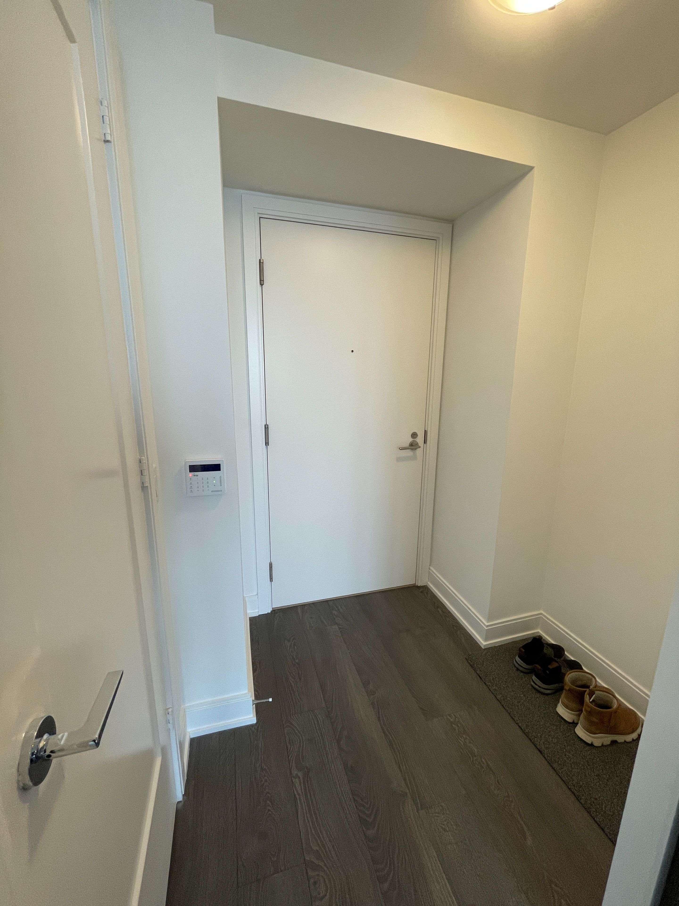 Toronto W06, ON M8V 0G2,70 ANNIE CRAIG DR #2609