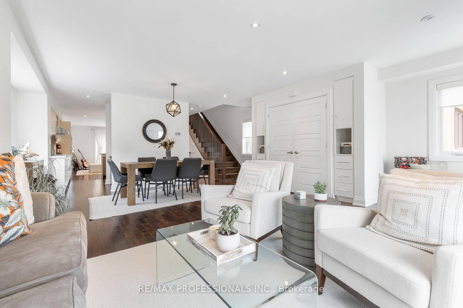 Toronto W06, ON M8W 4A5,43 Bellman AVE
