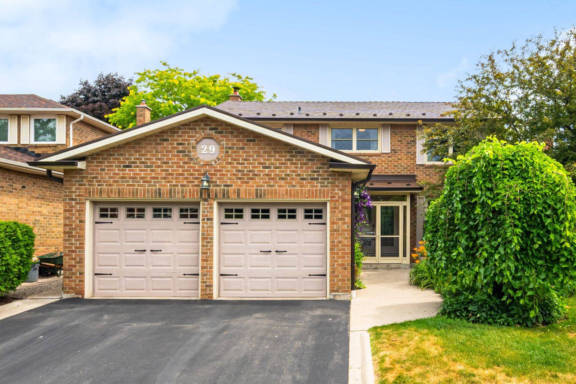 29 Barr CRES, Brampton, ON L6Z 3E5