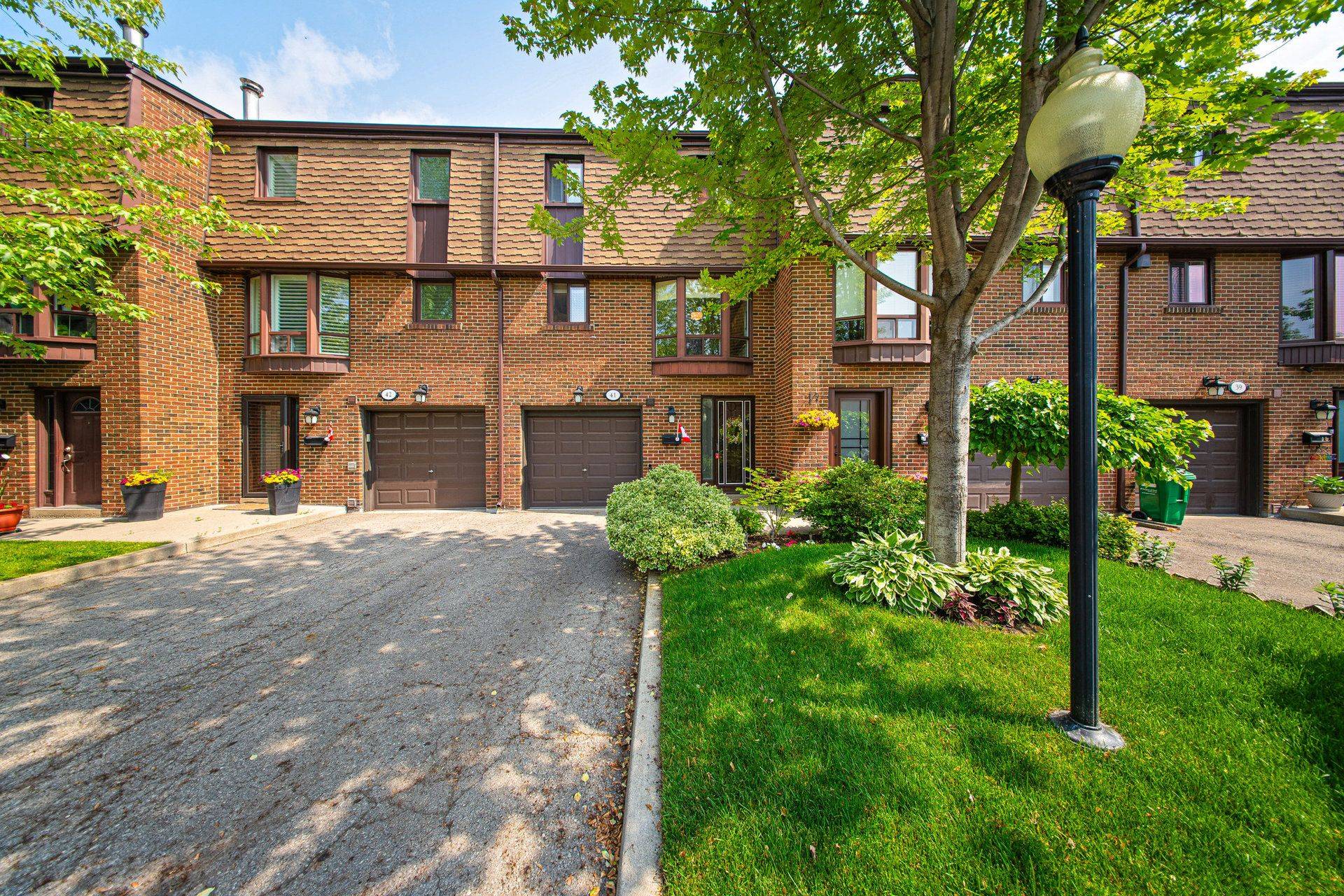 3395 Cliff RD N #41, Mississauga, ON L5A 3M7