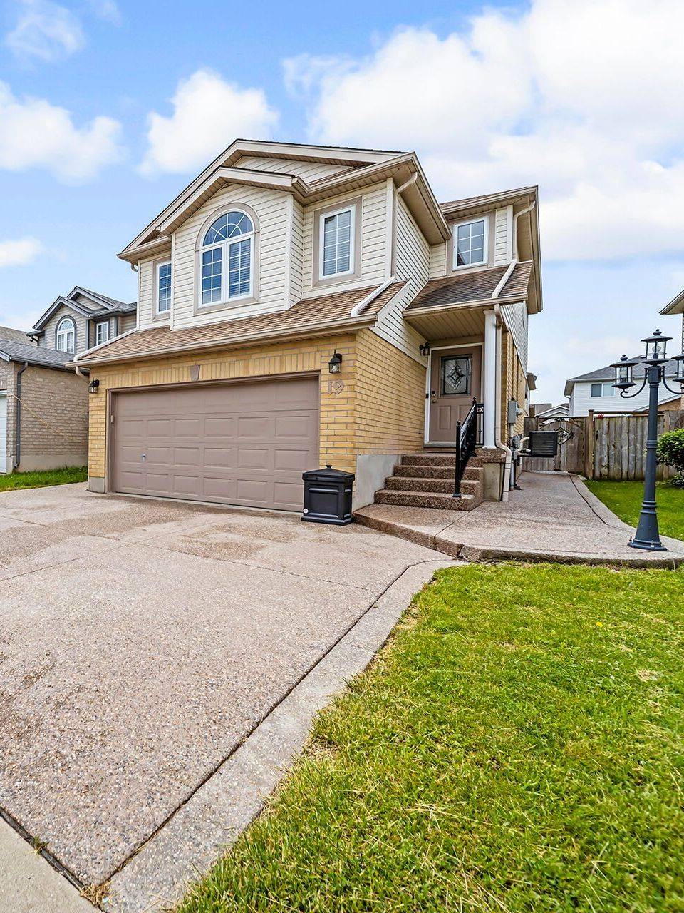 19 Cotton Grass ST, Kitchener, ON N2E 3T7