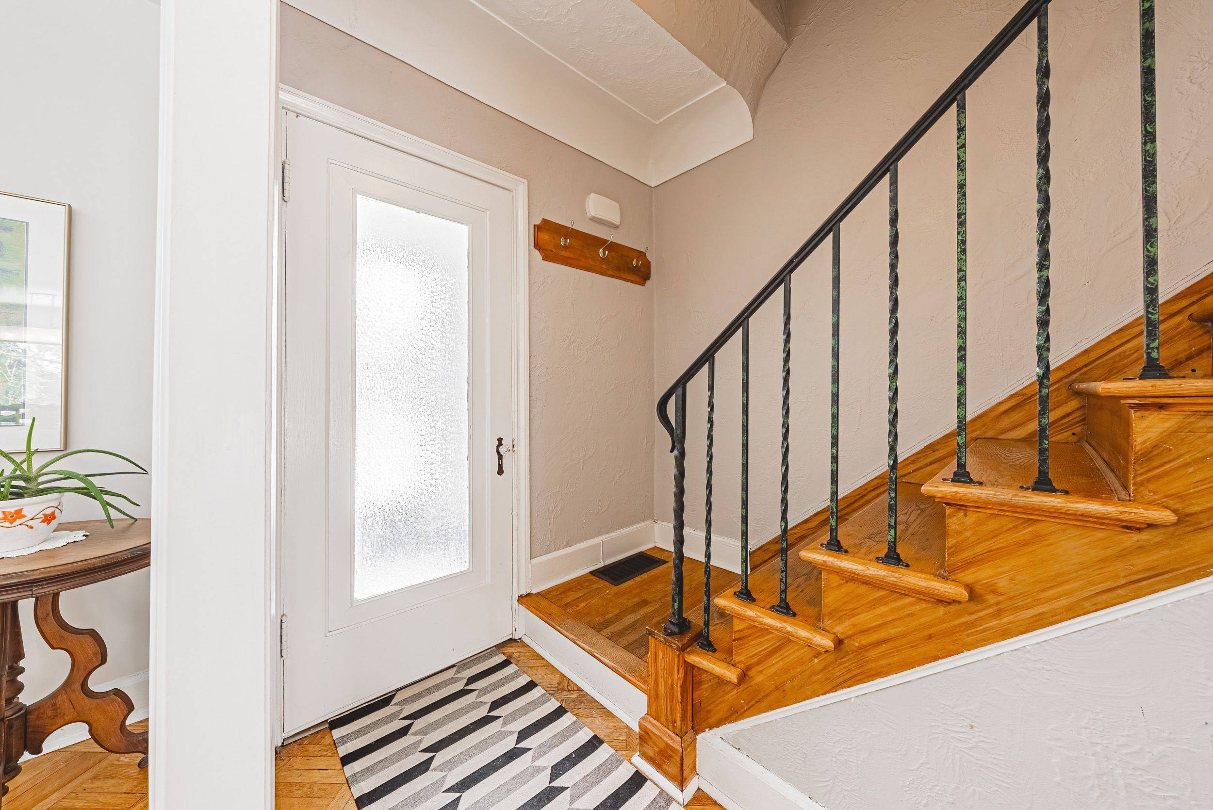 Hamilton, ON L8P 4N9,34 Chedoke AVE