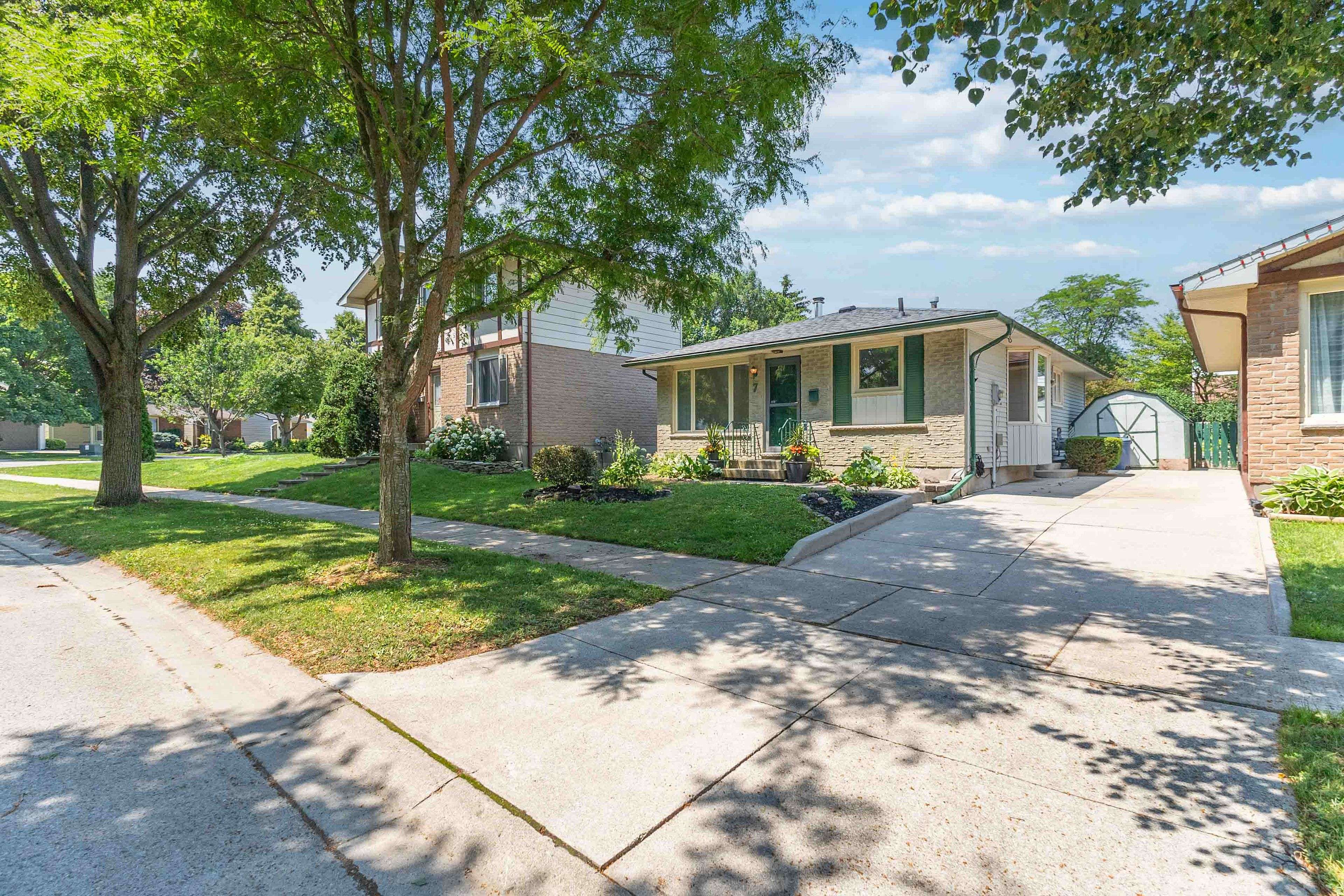 London North, ON N6G 3N8,7 Constable ST