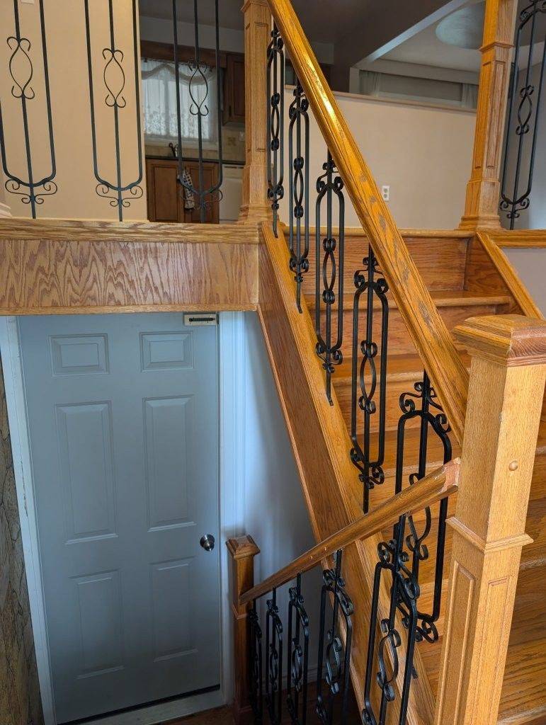 Quinte West, ON K8R 1B8,181 Colonial RD #Upper