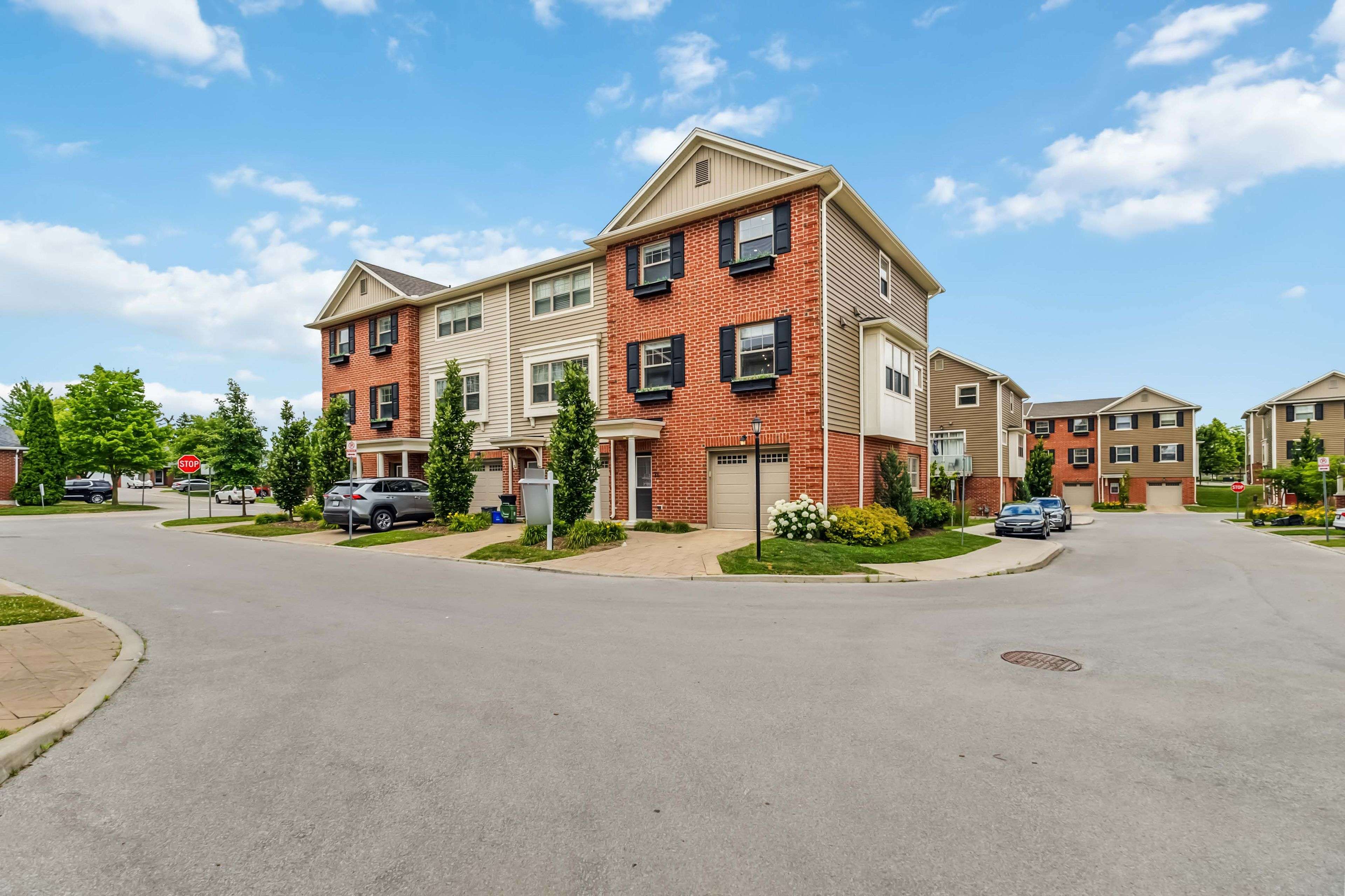 London South, ON N6L 0E6,3025 Singleton AVE #74