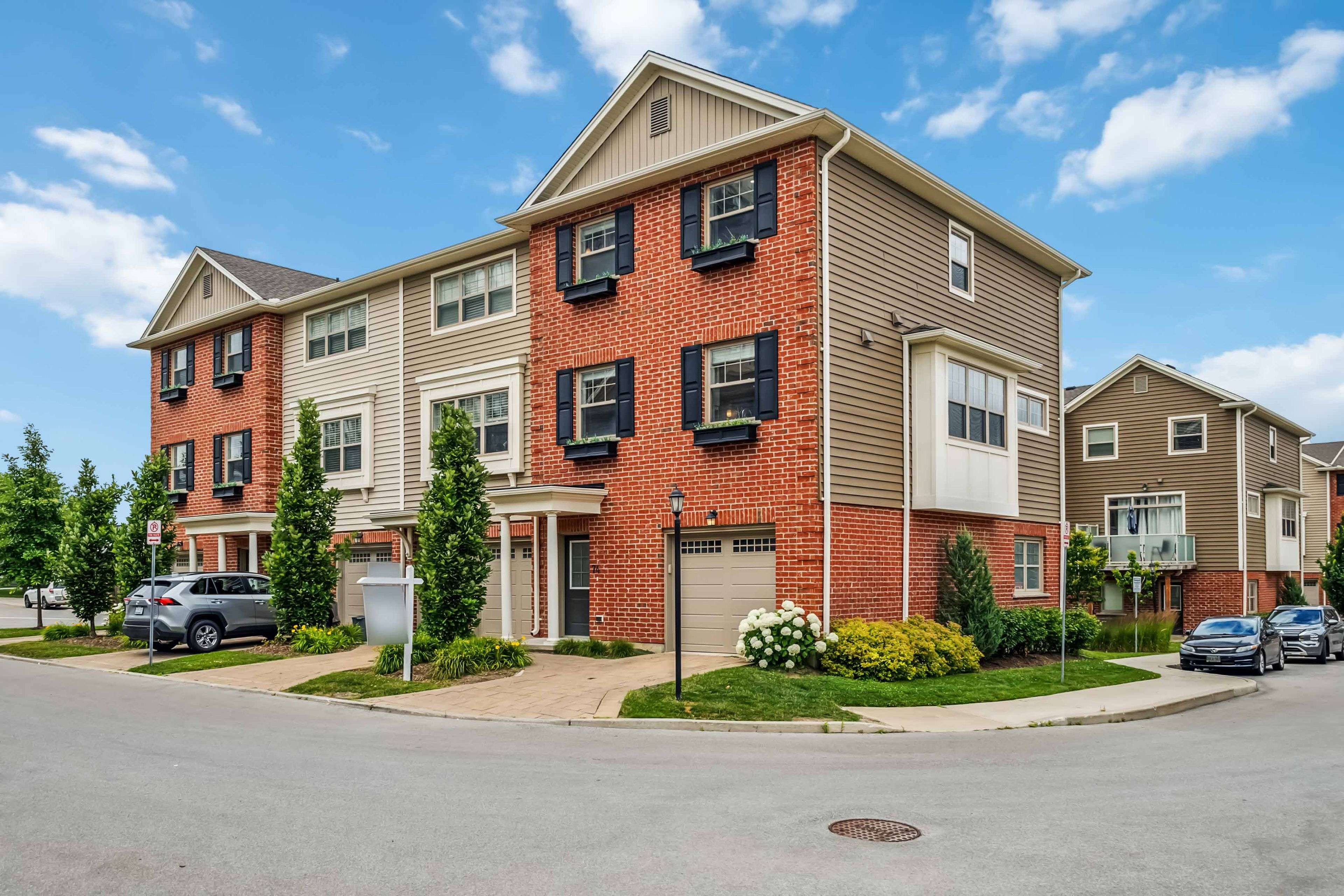 London South, ON N6L 0E6,3025 Singleton AVE #74