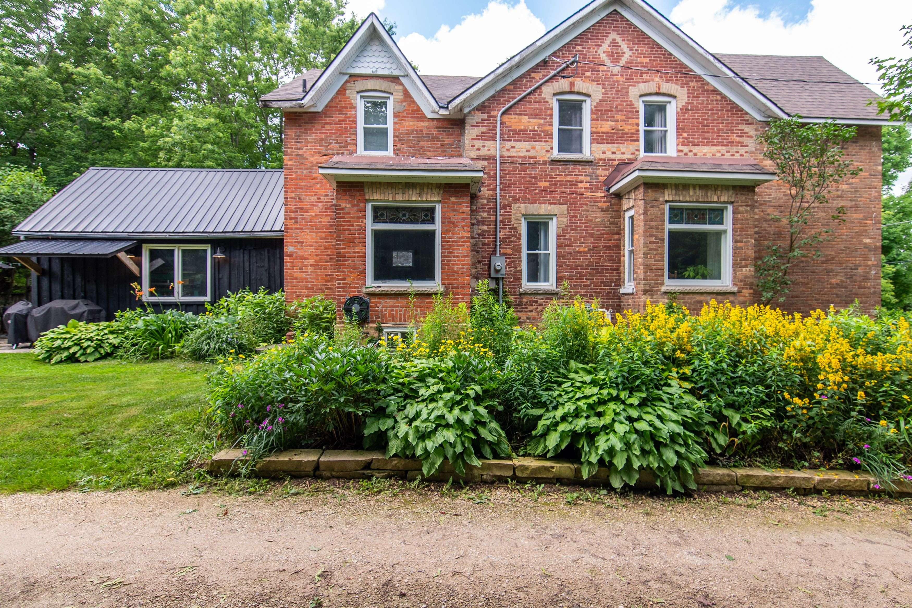 16 Peter ST, Grey Highlands, ON N0C 1E0